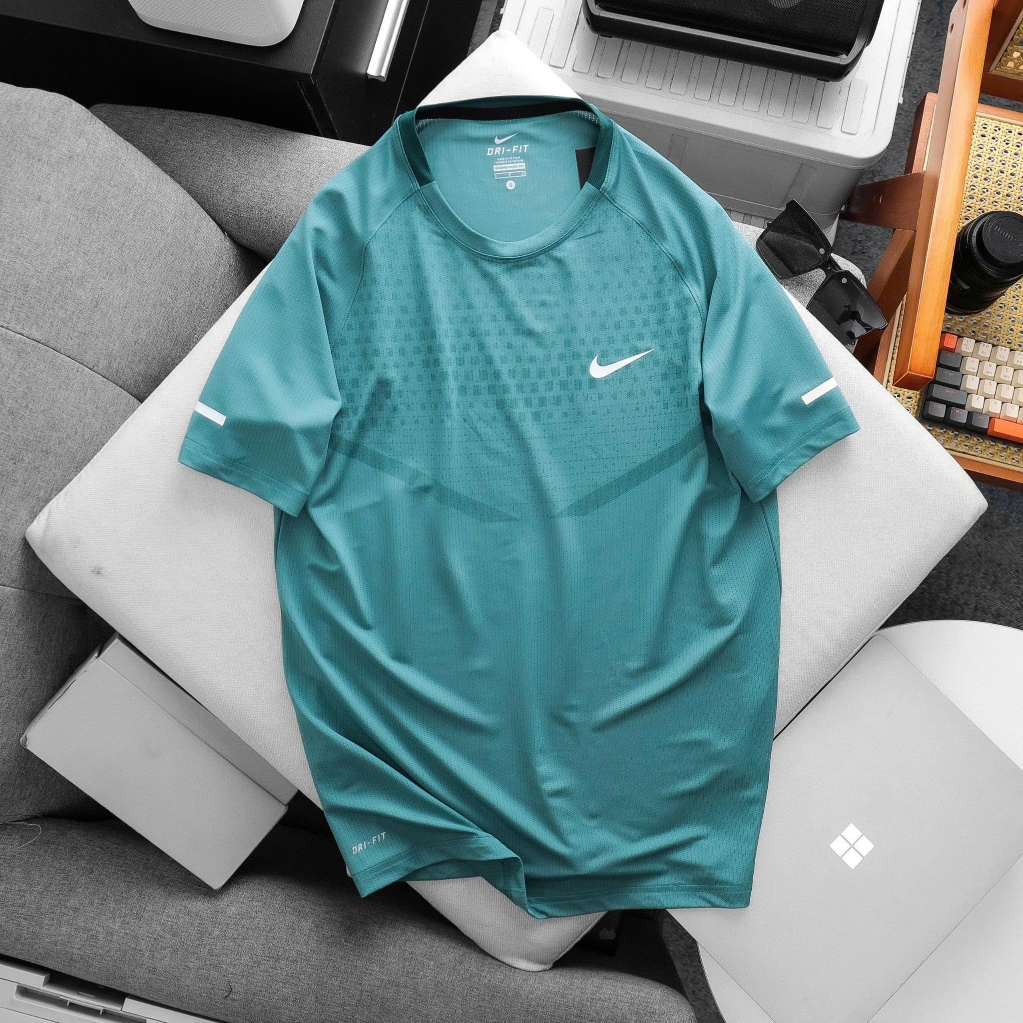  Áo Nike Running 3D 2026 