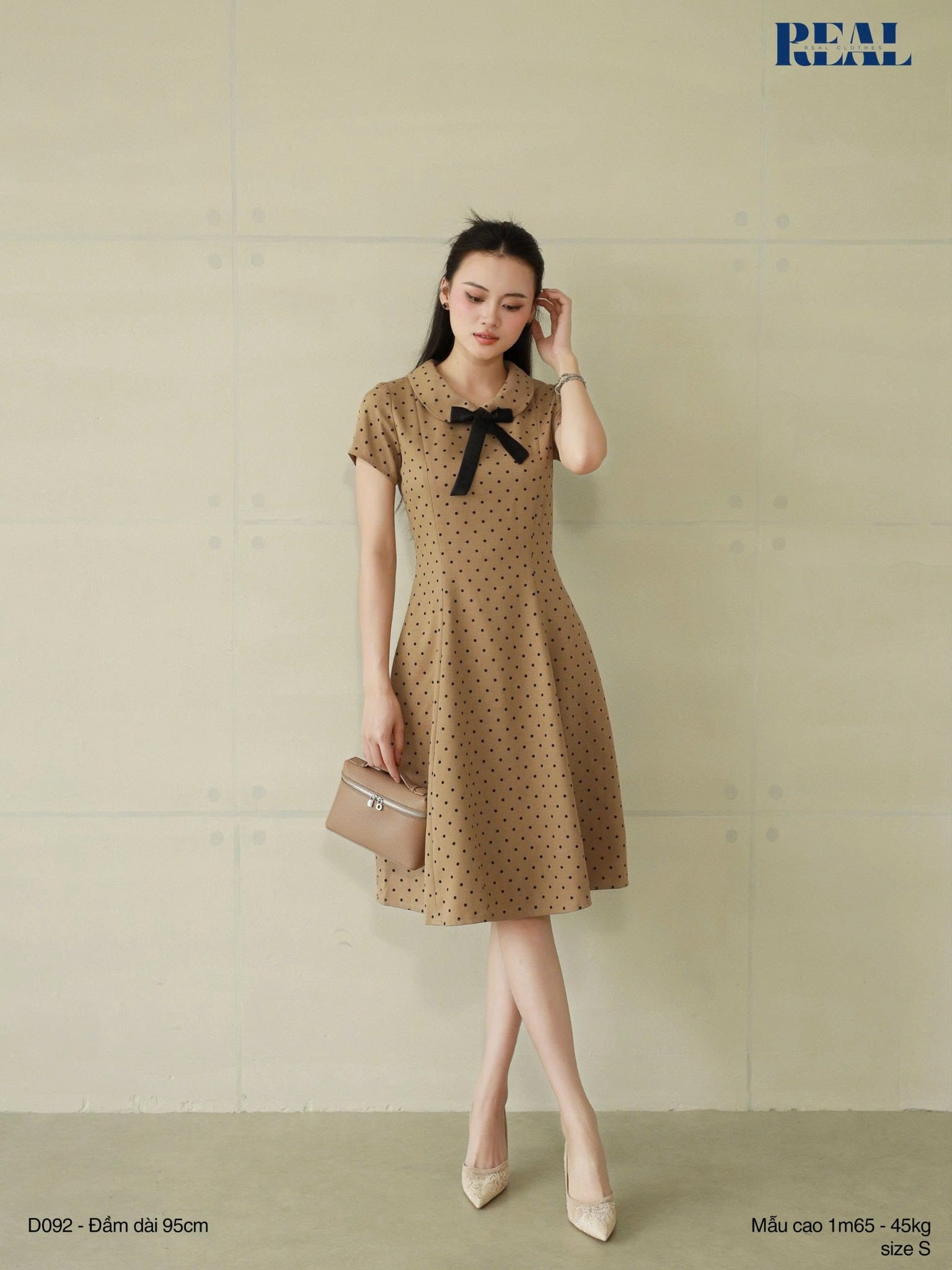  Đầm 8 mảnh cổ lá sen nâu chấm bi 