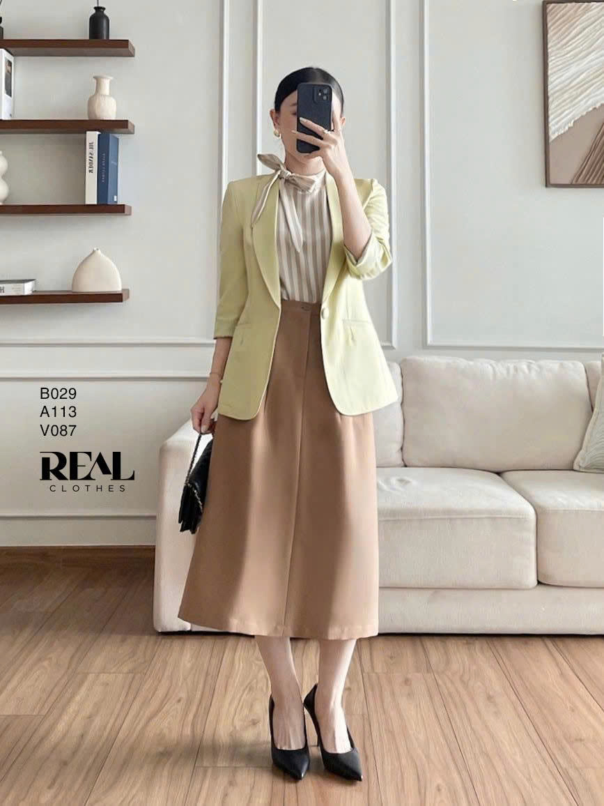 Blazer dài vàng satin