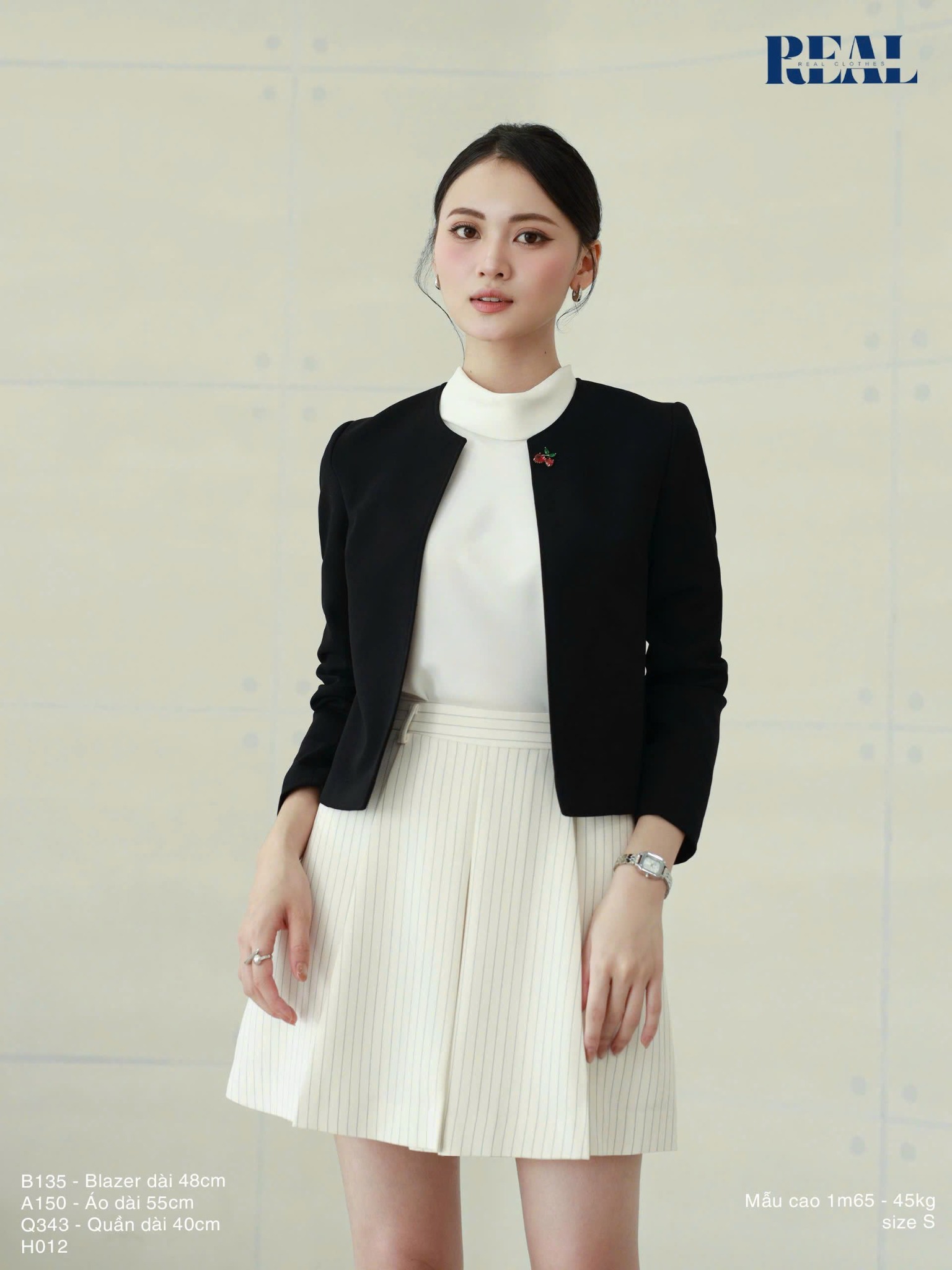 Blazer cổ tròn cindy đen