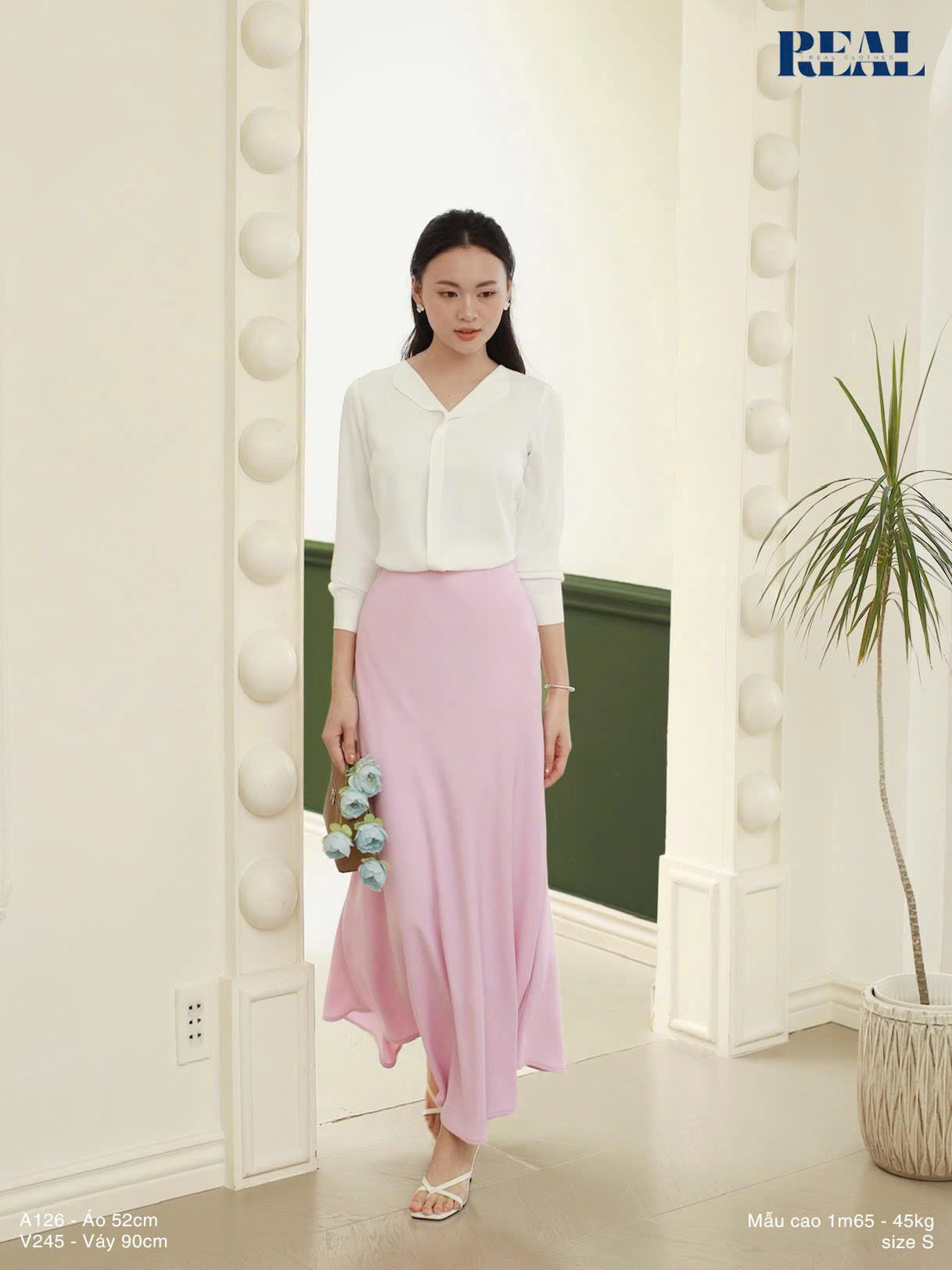 Áo cổ lật trắng