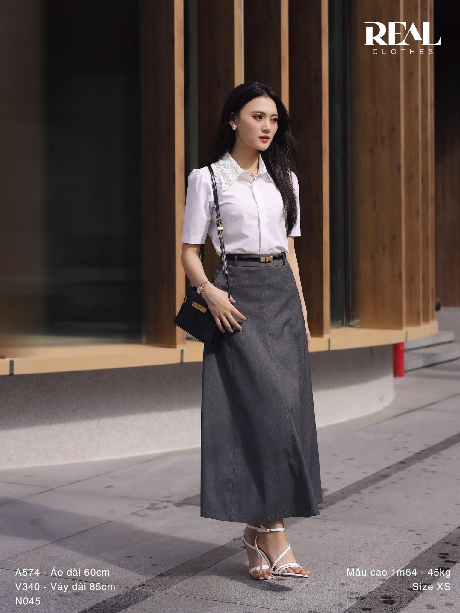 Sơ mi bamboo cổ ren trắng tinh - size S