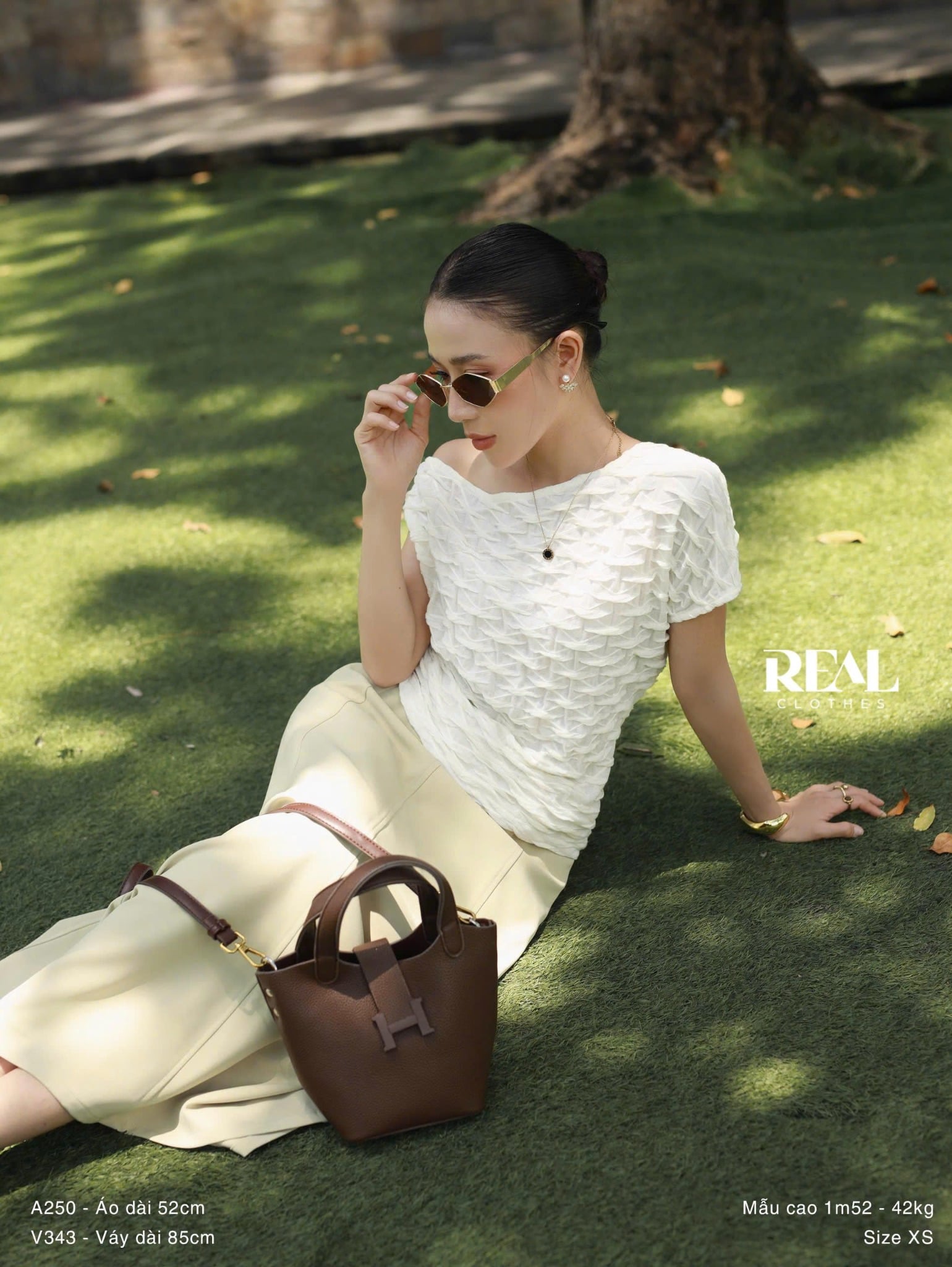  Áo lệch vai trắng SALE 