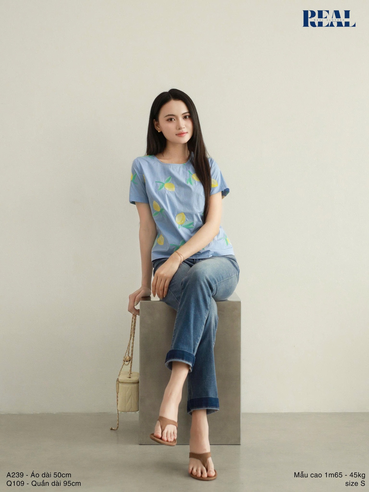 Quần Jeans basic xanh đậm