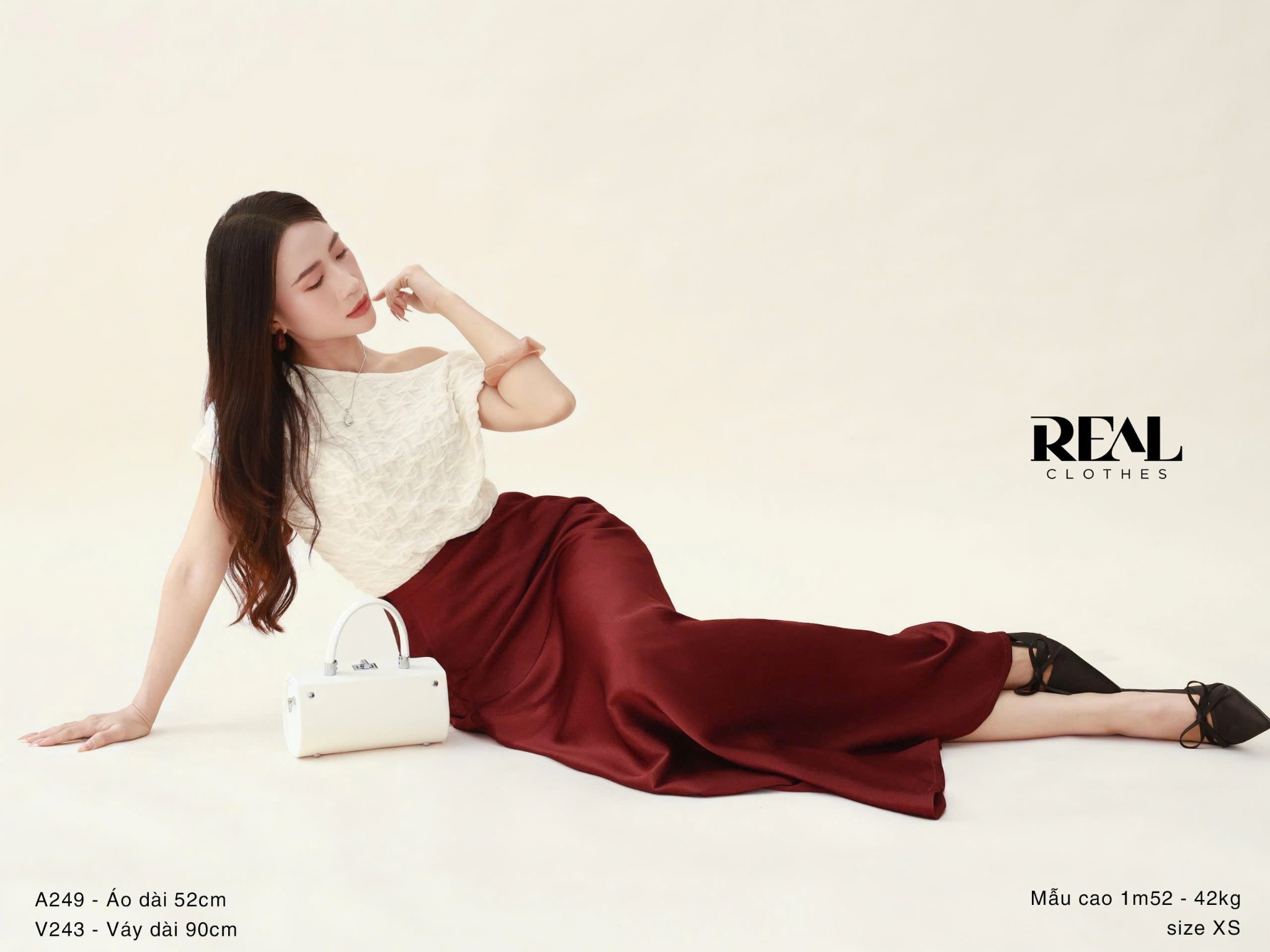 Áo lệch vai trắng SALE