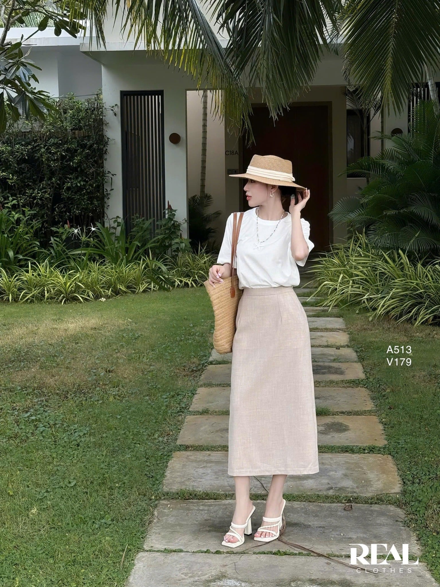 Váy Japan dài kem gân