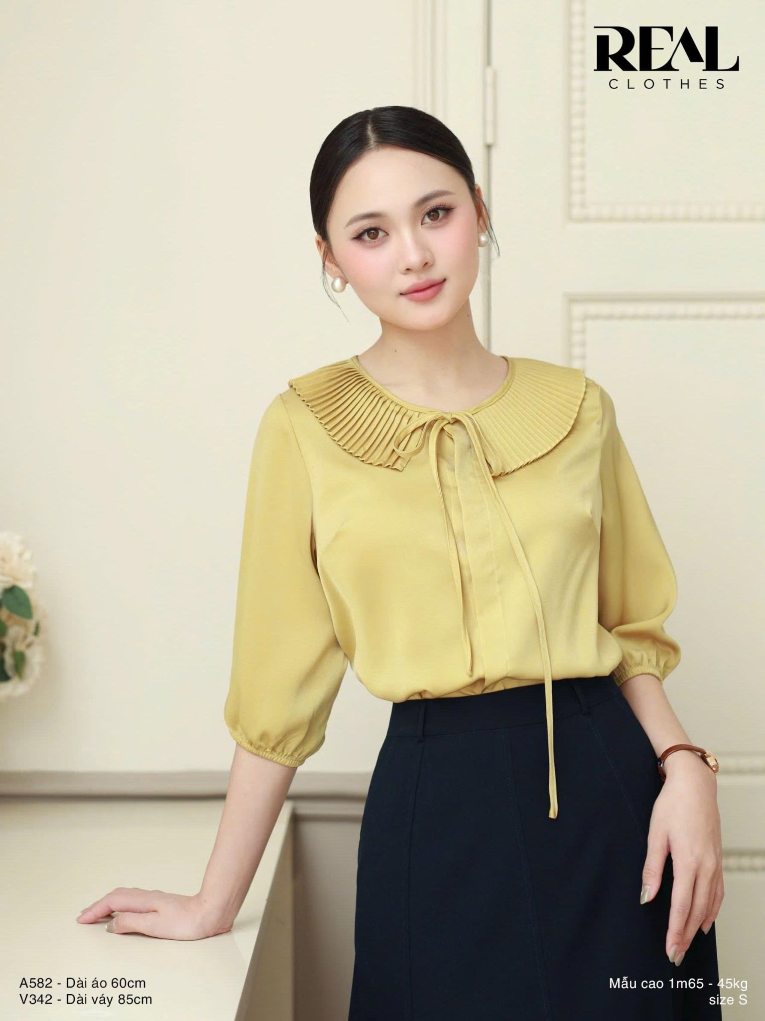 Áo cổ xếp vàng FINAL SALE - size XS