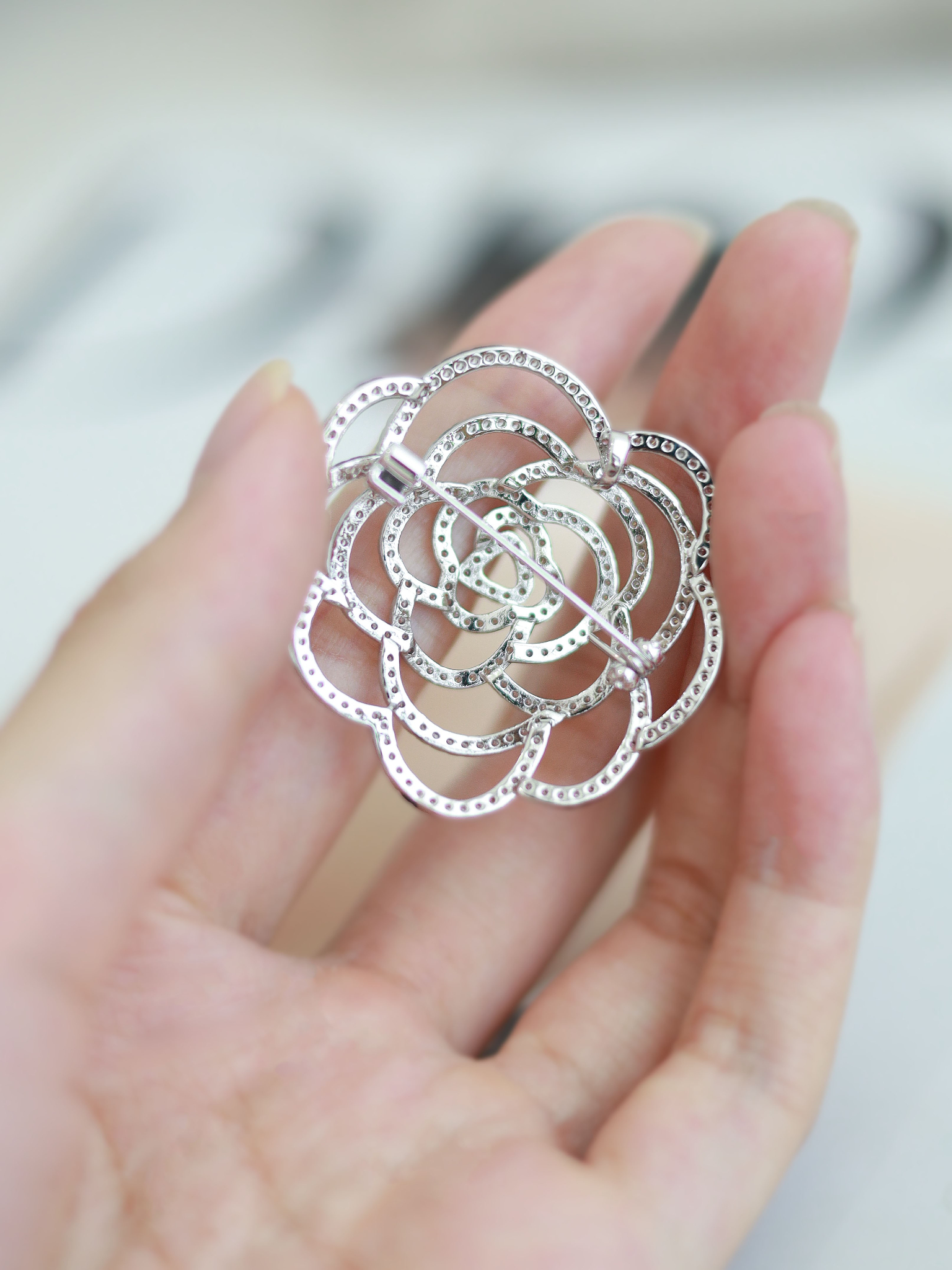 Cài áo premium rose bạc