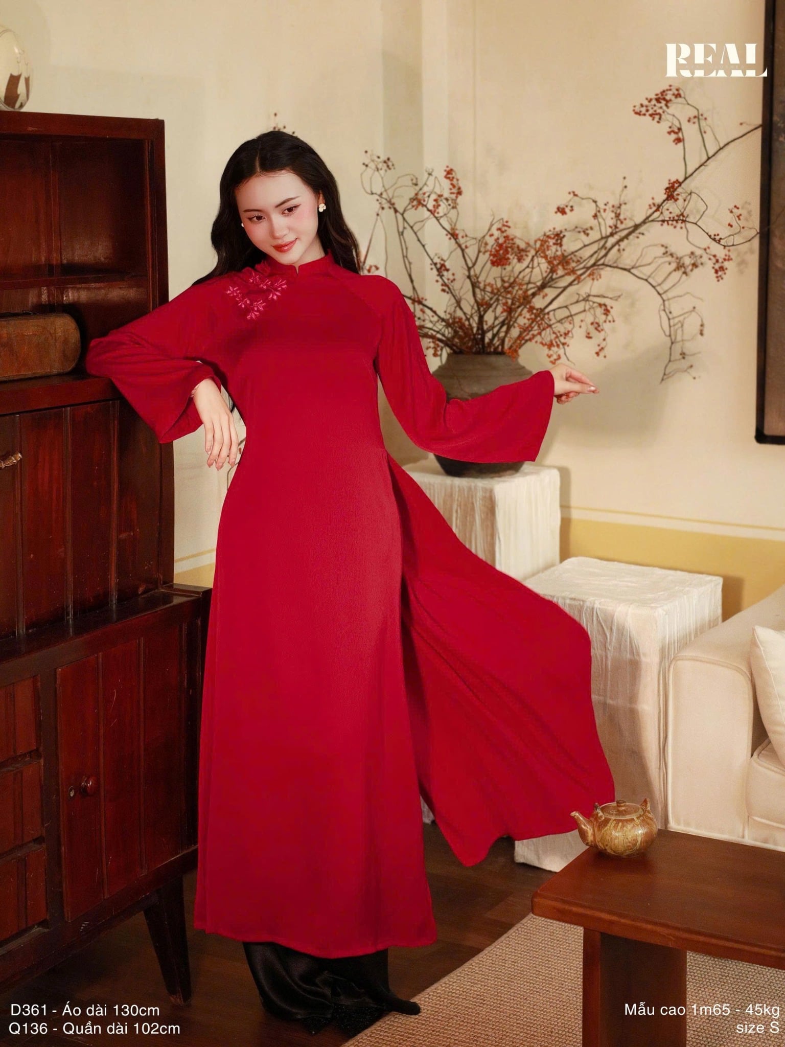 Áo dài cách tân Đoàn Viên đỏ tươi