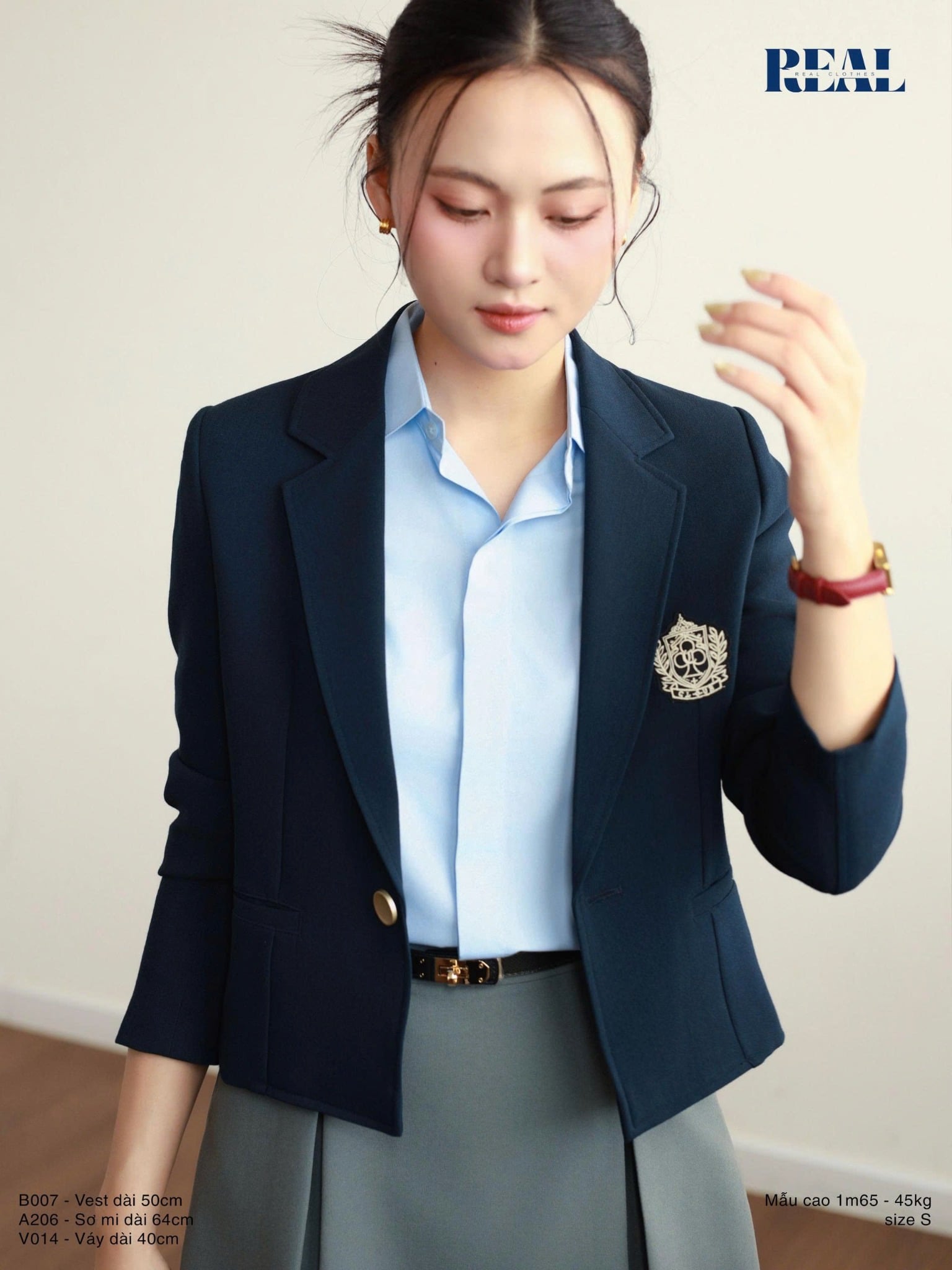 Blazer huy hiệu navy