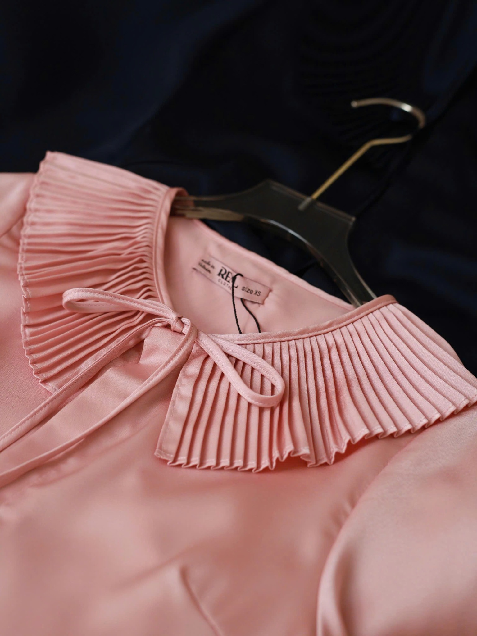 Áo cổ xếp hồng FINAL SALE