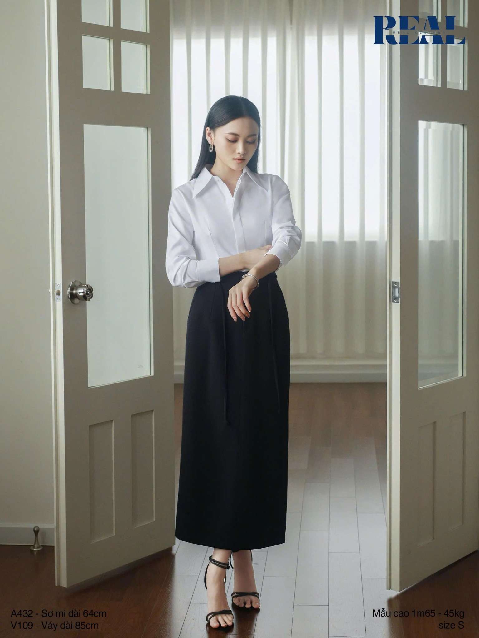 Sơ mi chít eo sọc tăm trắng