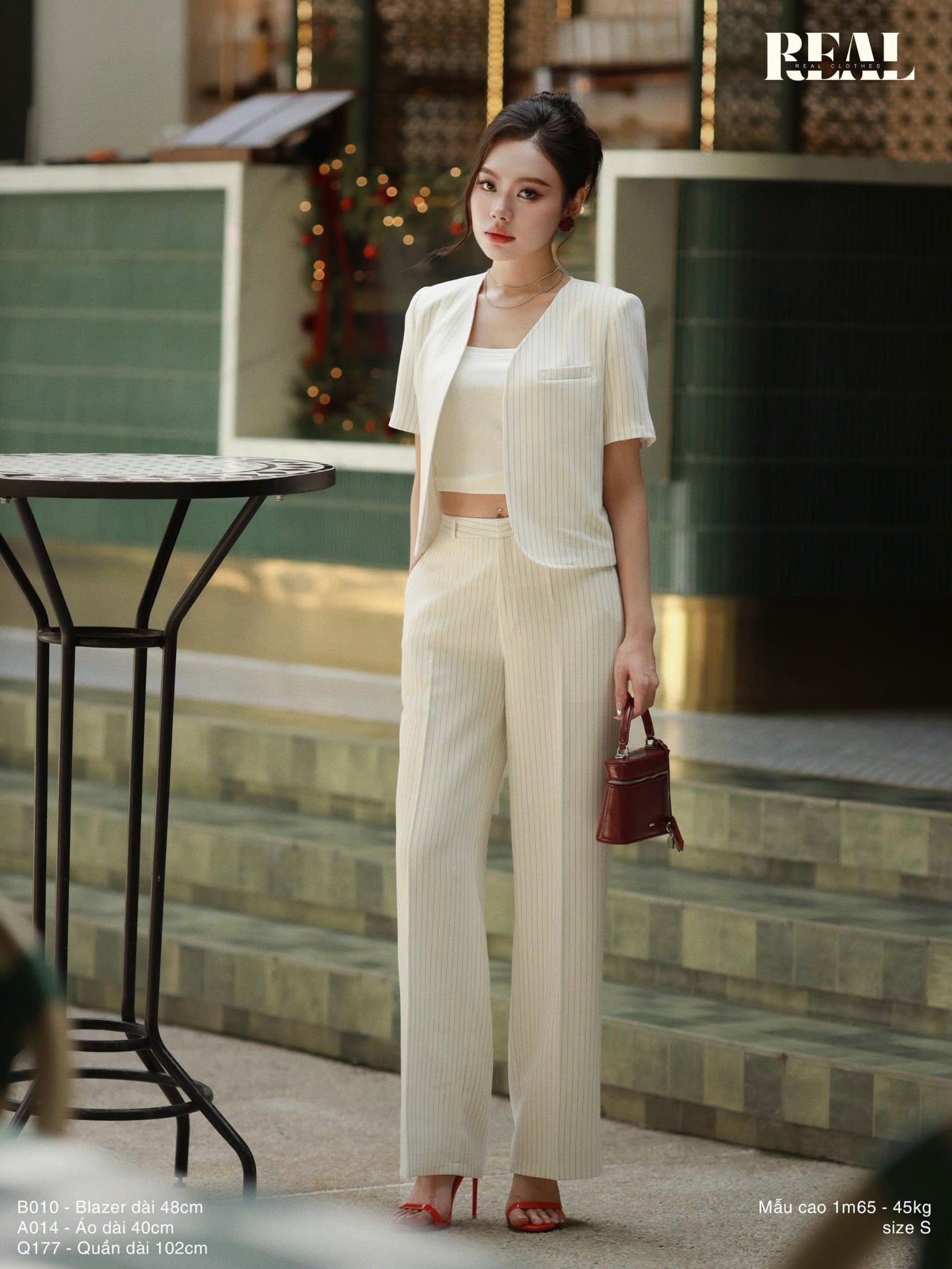 Vest Sunny sọc trắng