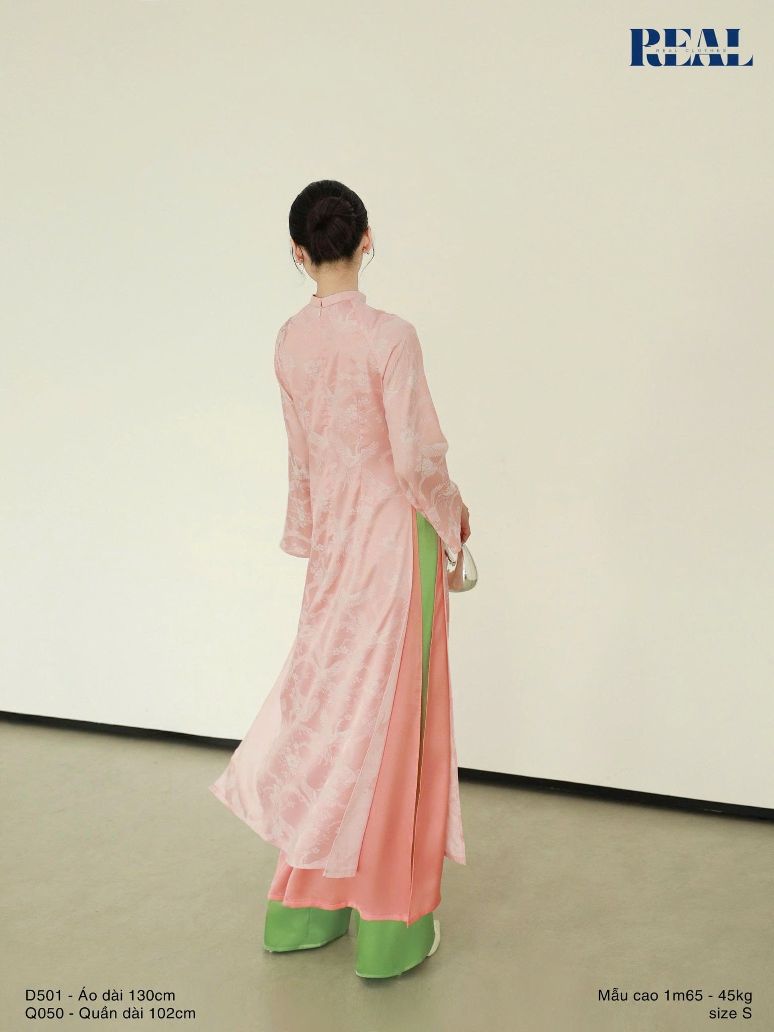 Áo dài 2 tà Lan Khuê hồng hạc