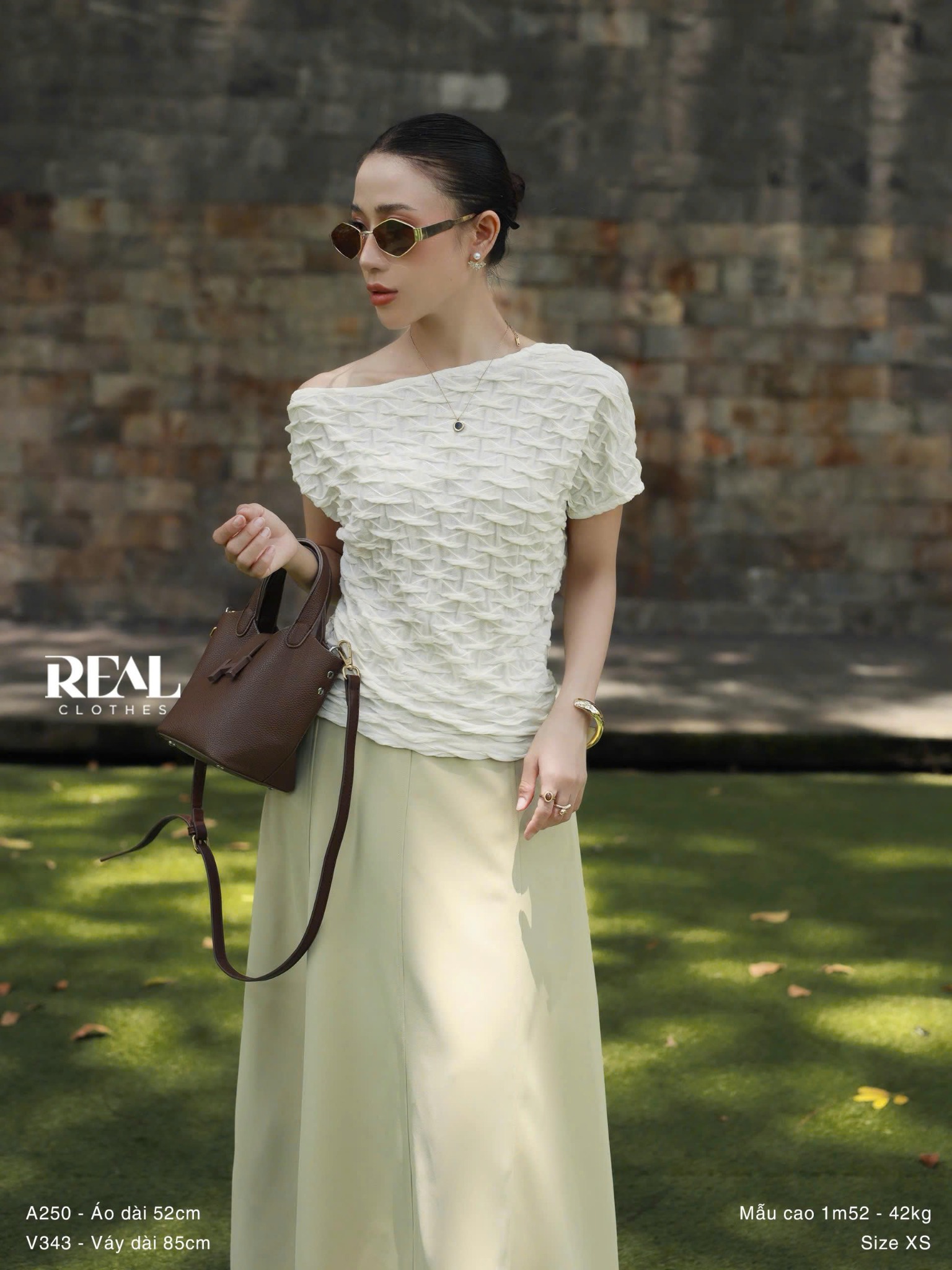 Áo lệch vai trắng SALE