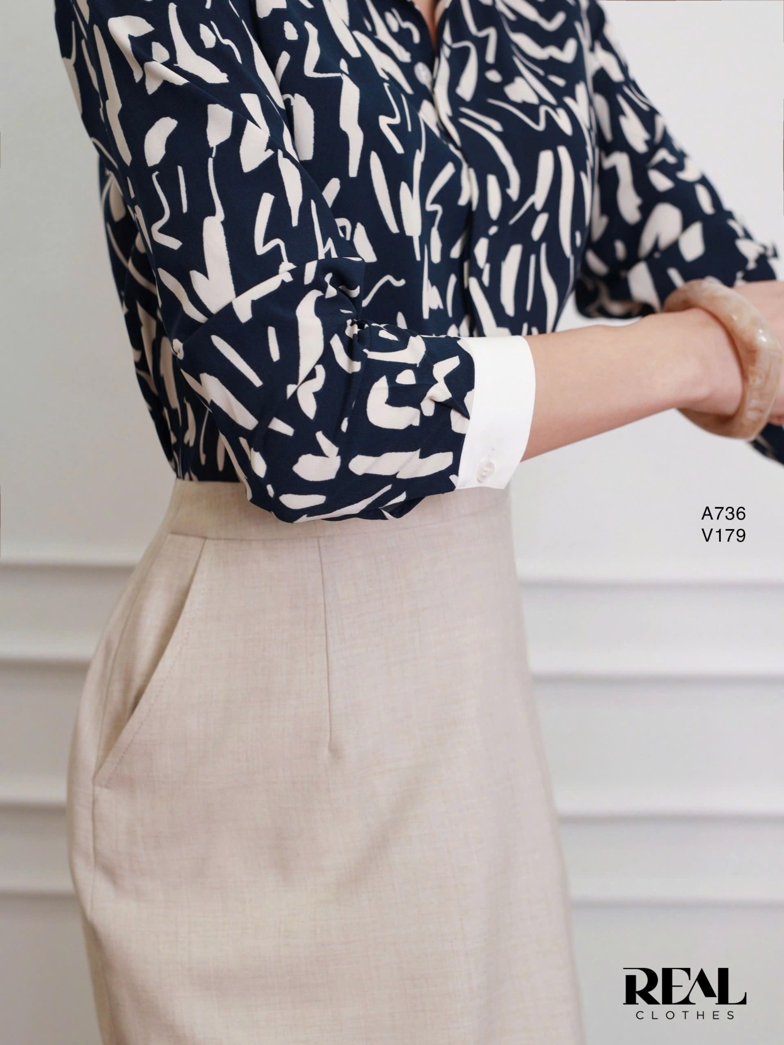 Sơ mi phối cổ vệt xanh