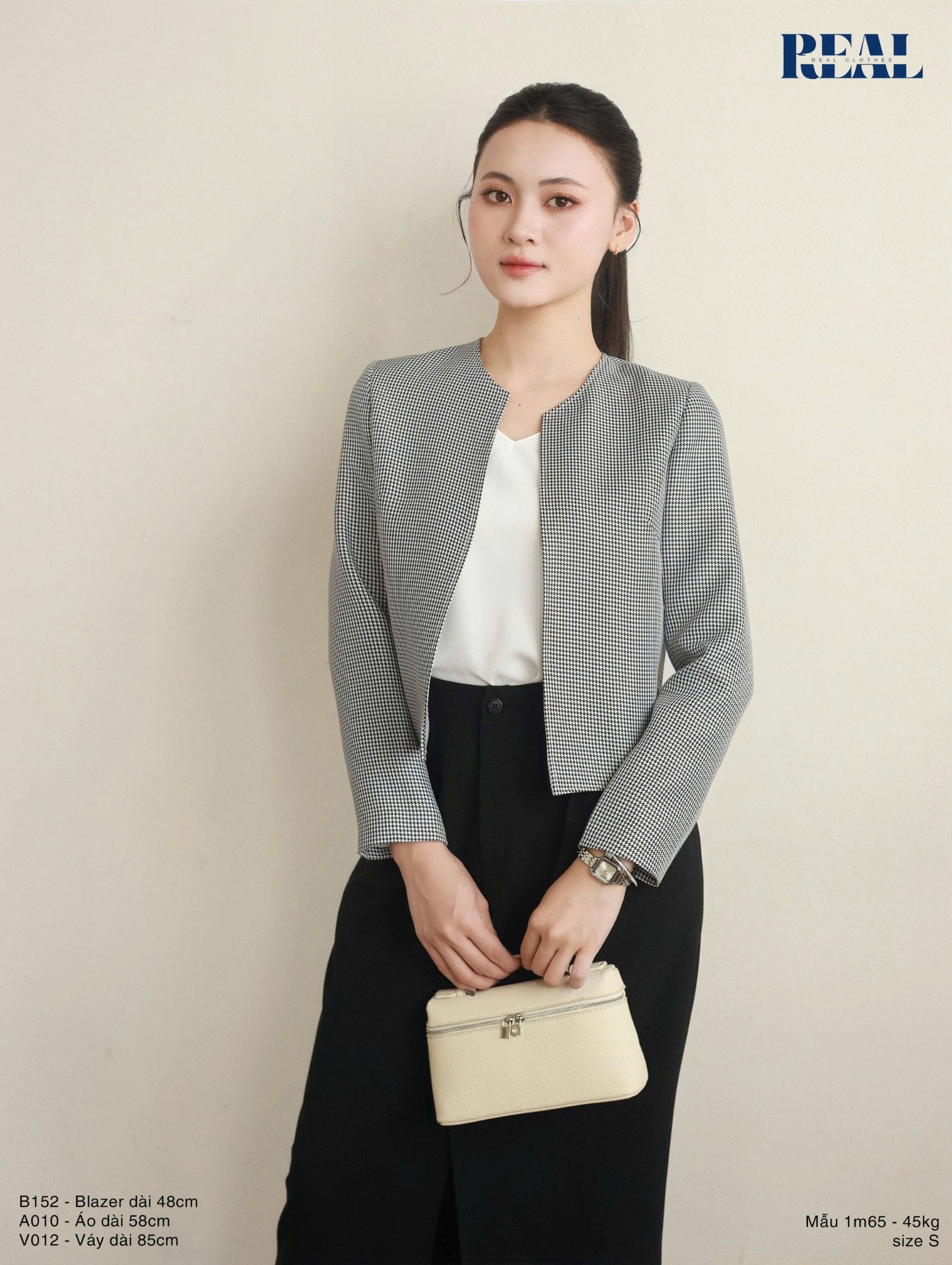 Blazer cổ tròn