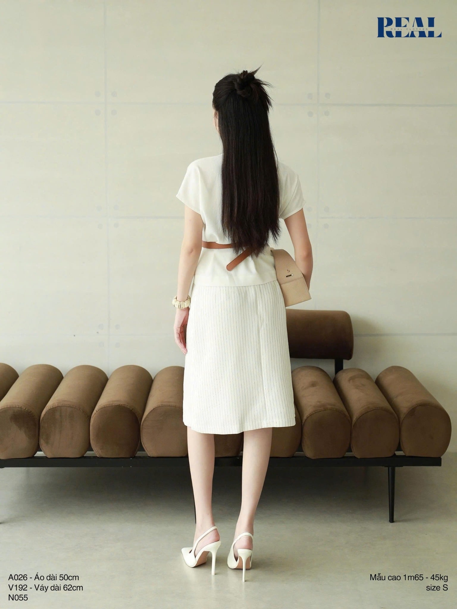 Áo cánh dơi linen trắng