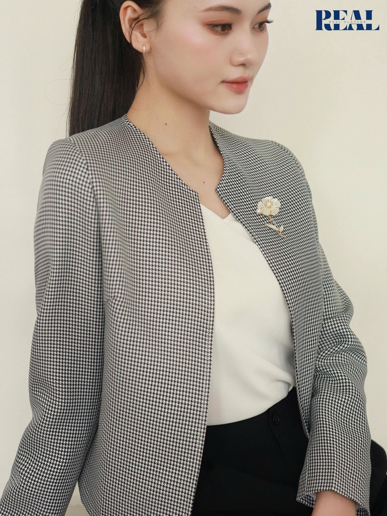 Blazer cổ tròn