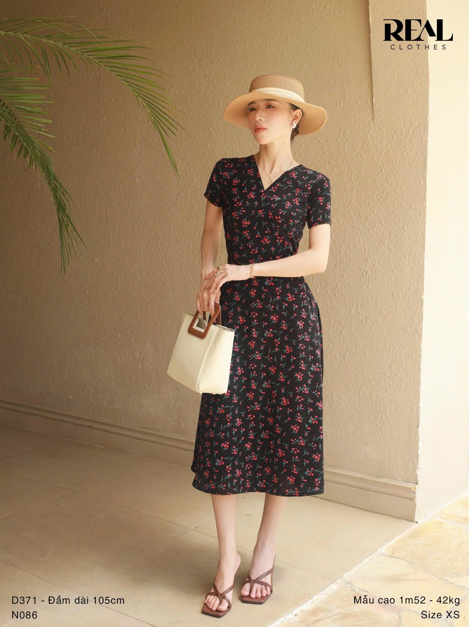 Đầm cổ tim hoa đỏ SALE