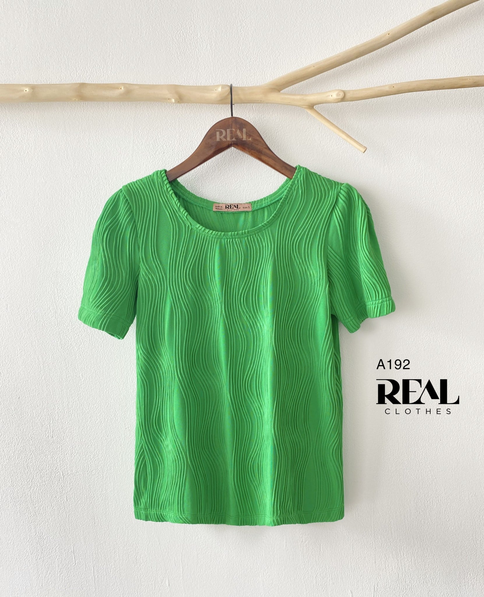 Áo Sophia FINAL SALE - size XS