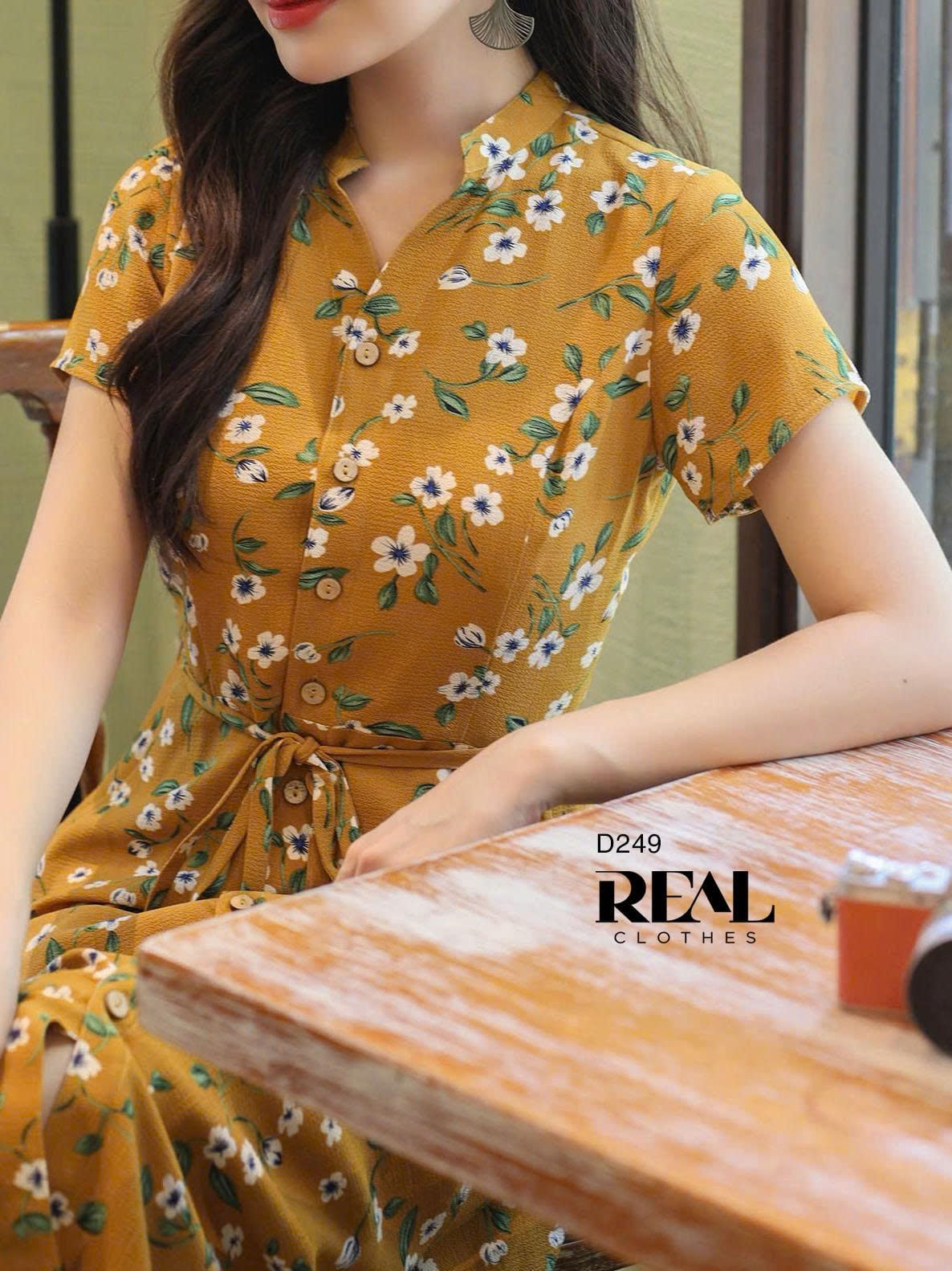 Đầm cổ trụ hoa vàng SALE