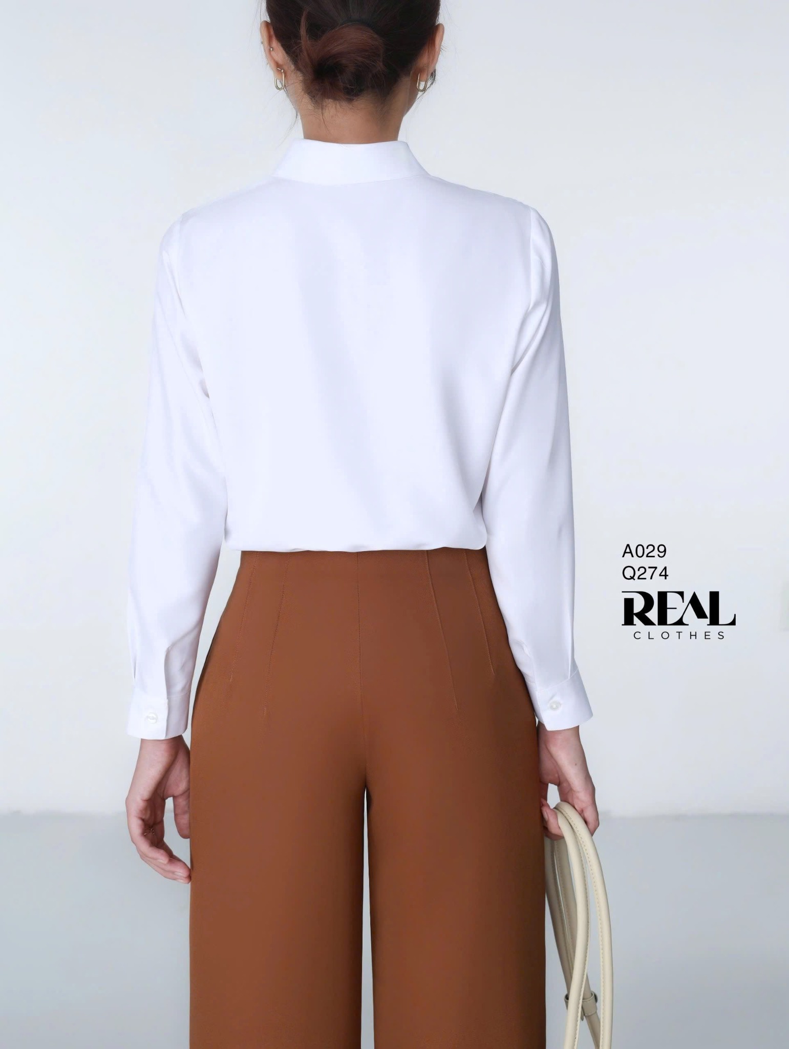 Sơ mi basic cổ nhọn trắng