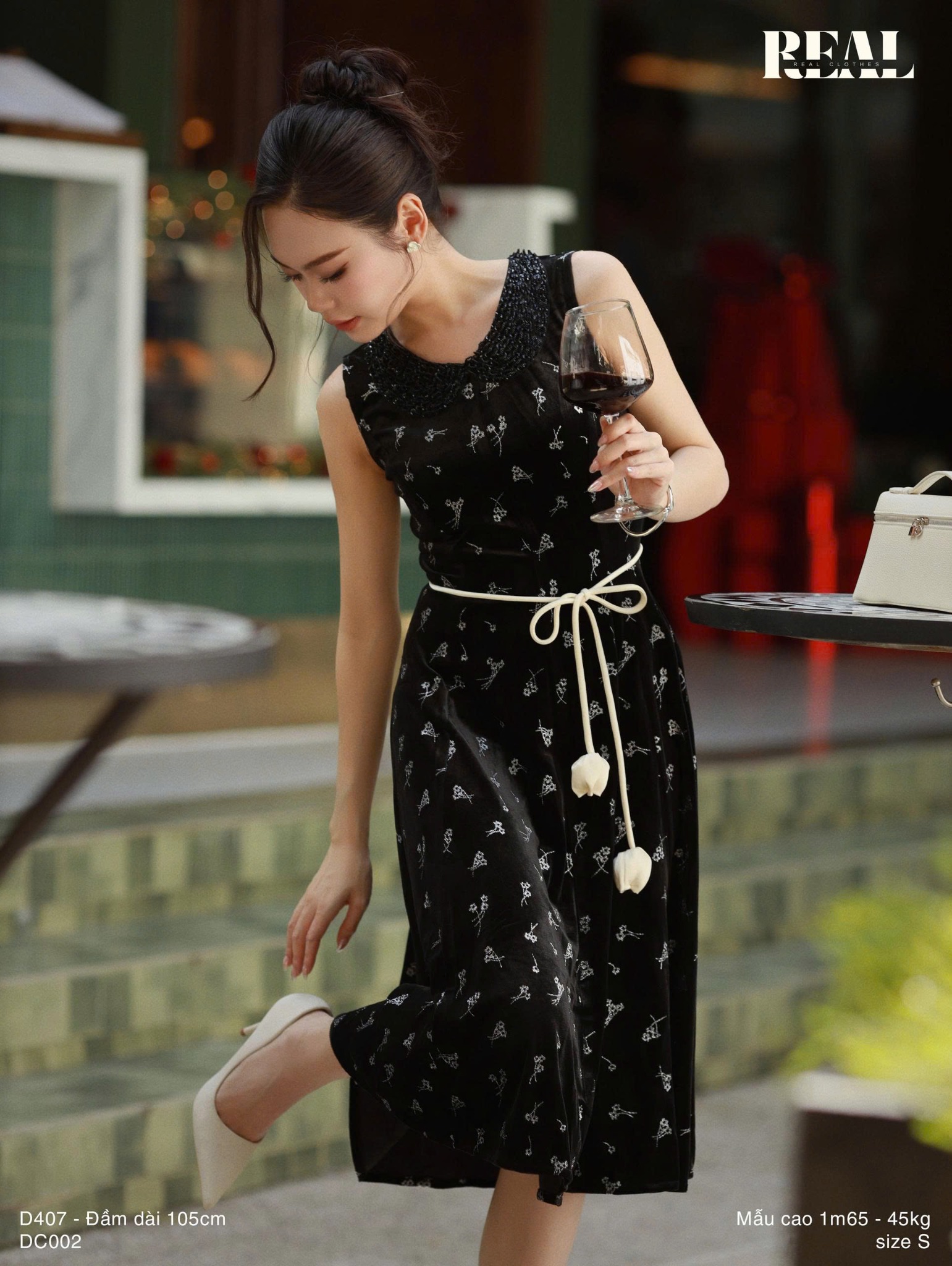 Đầm nhung cổ lá sen