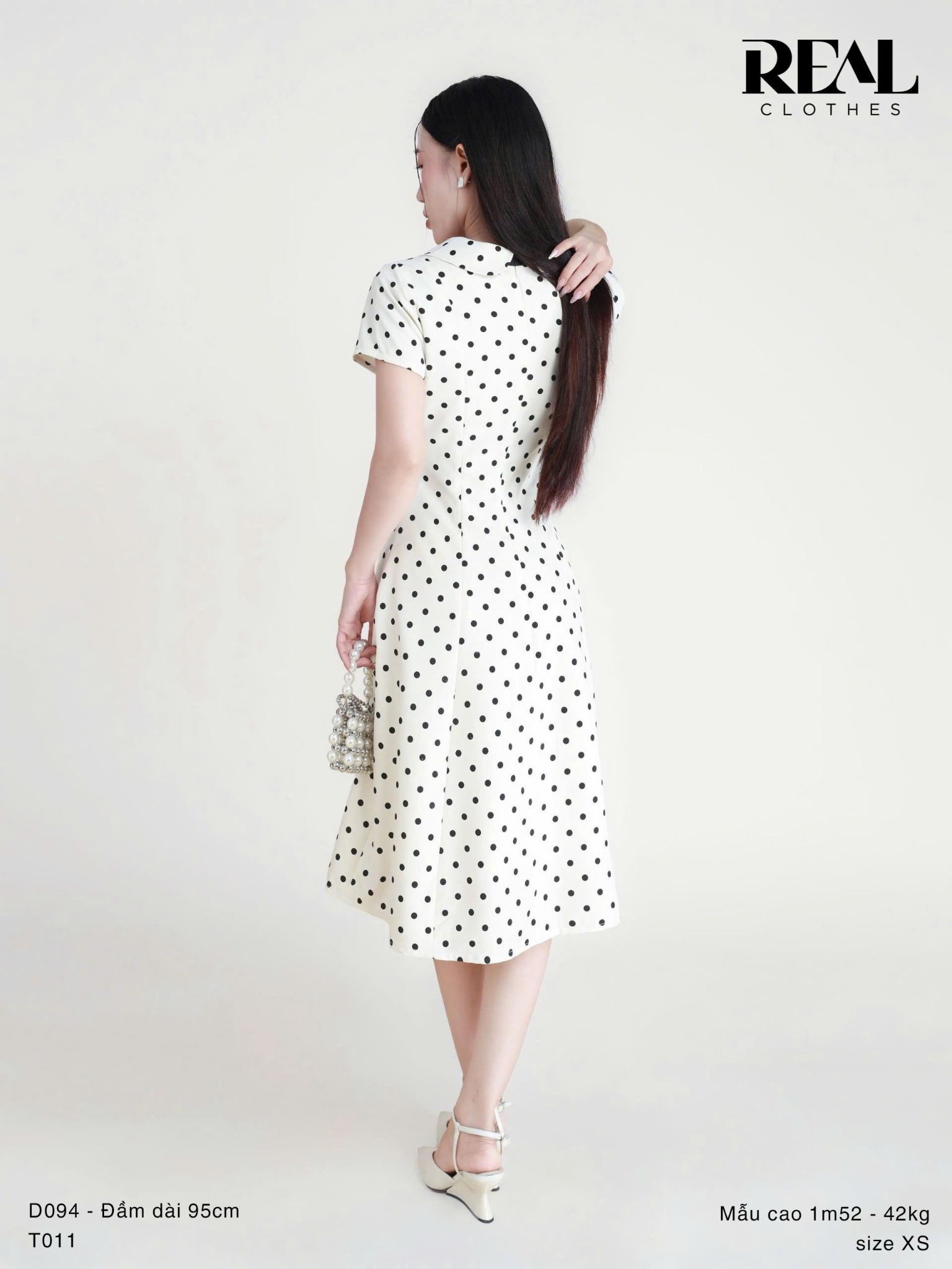 Đầm 8 mảnh cổ lá sen chấm bi