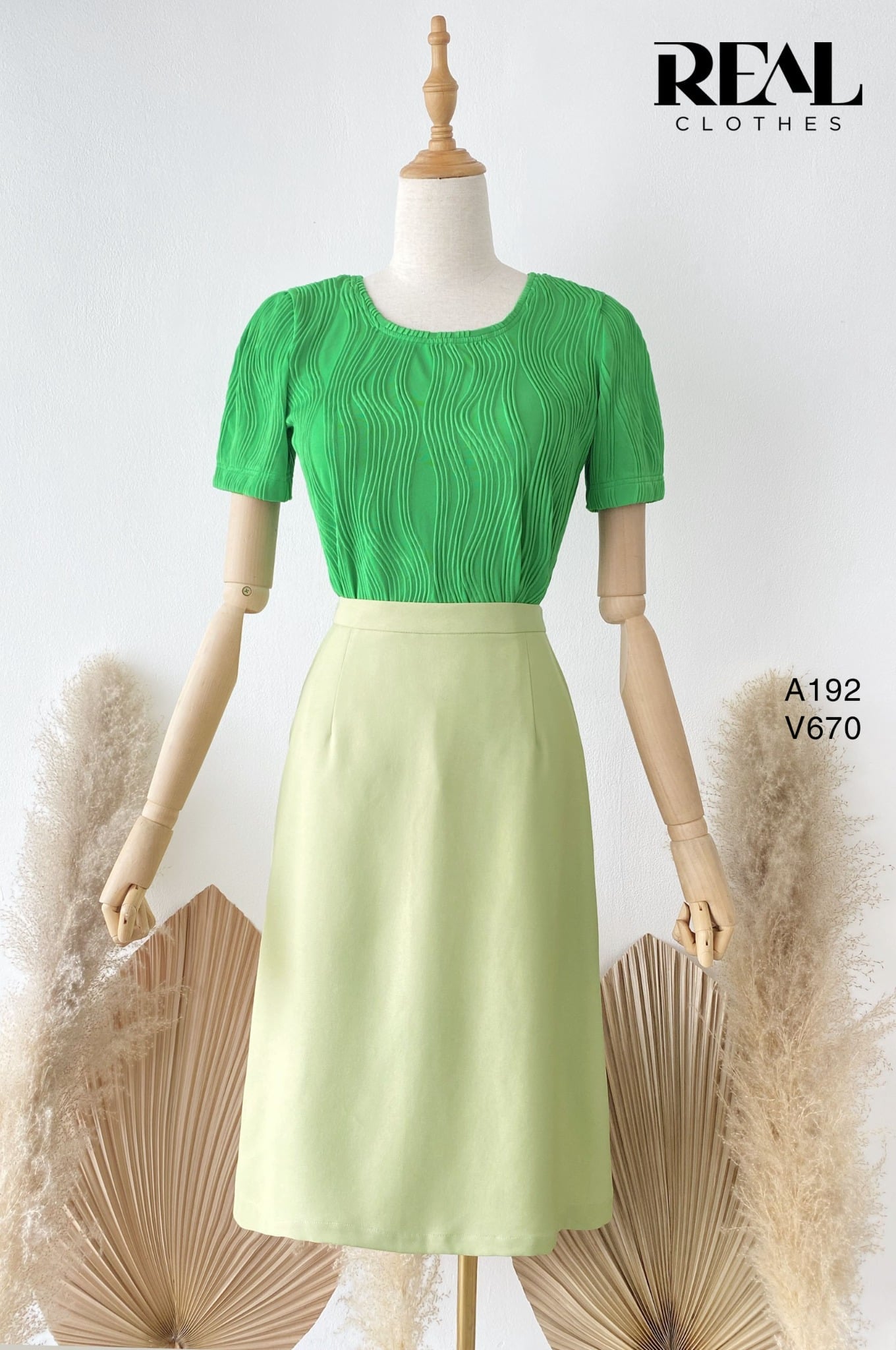 Áo Sophia FINAL SALE - size XS