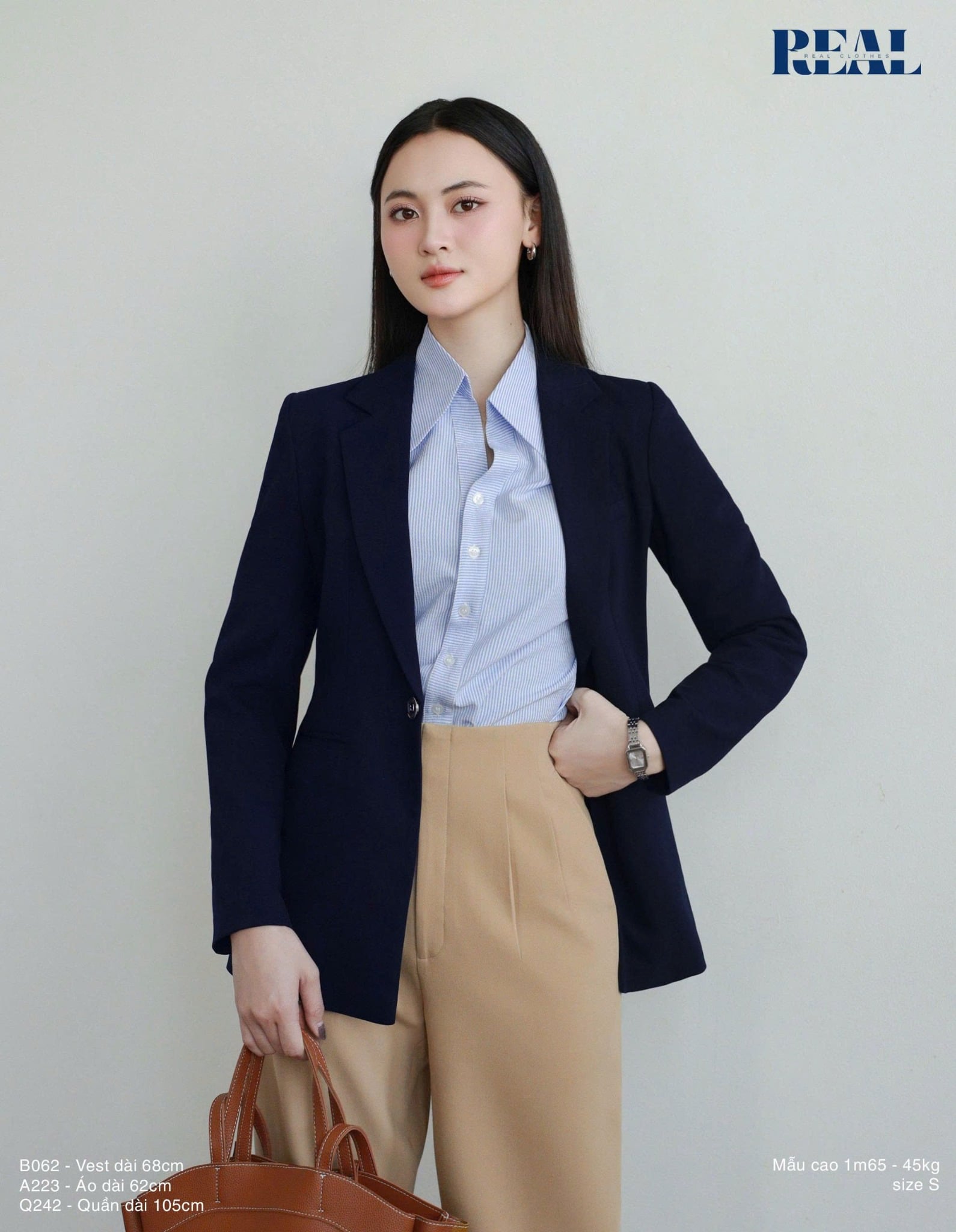 Sơ mi cổ V tay dài sọc xanh