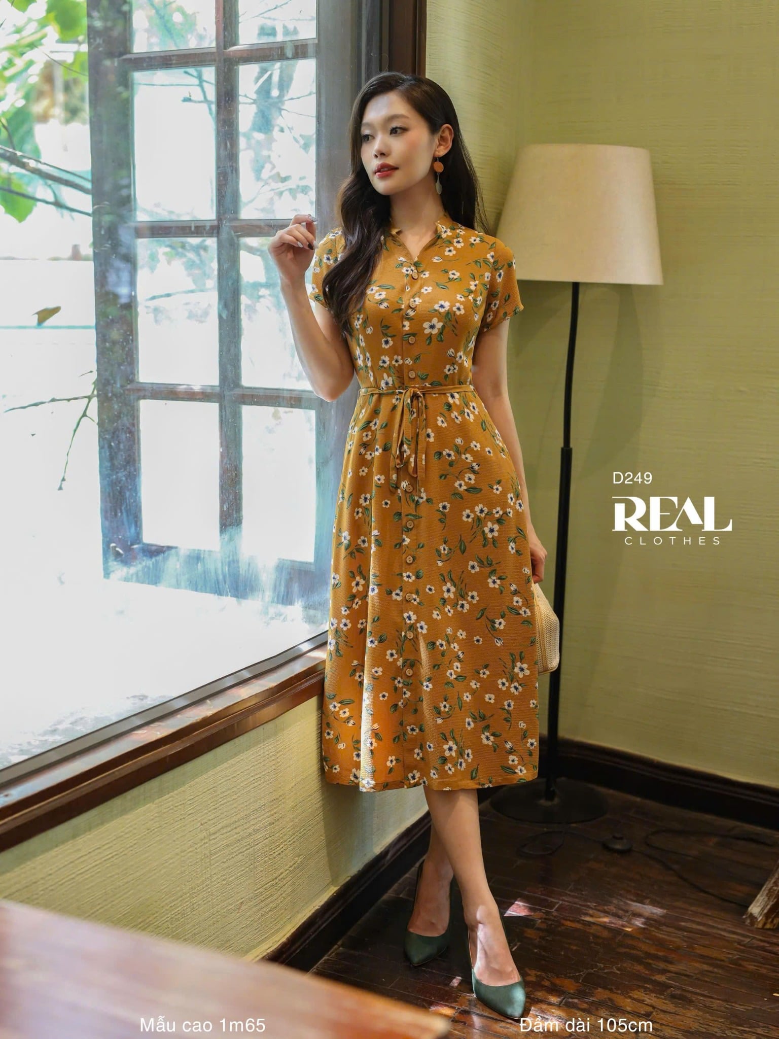 Đầm cổ trụ hoa vàng SALE