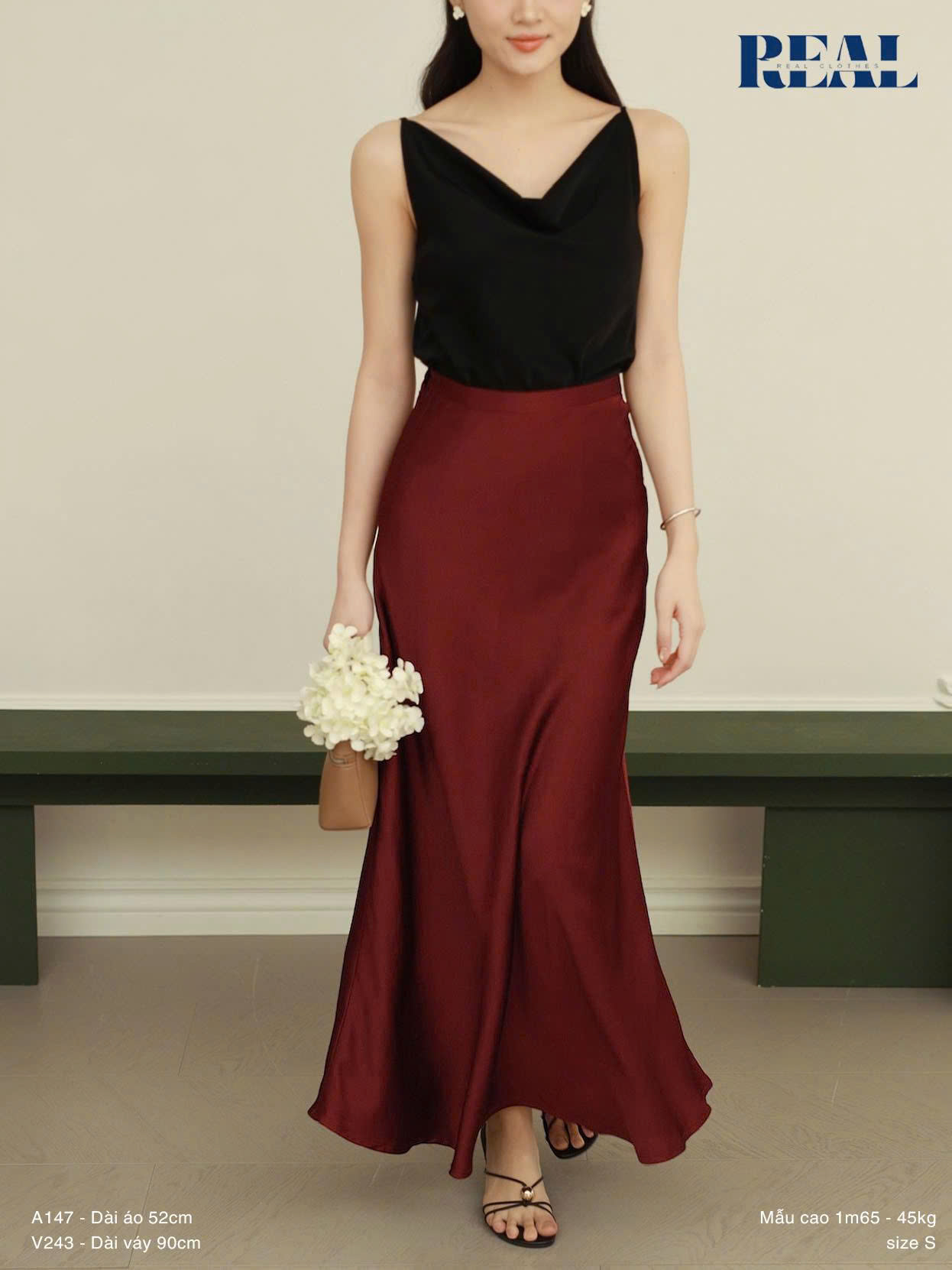 Váy lụa đỏ mận