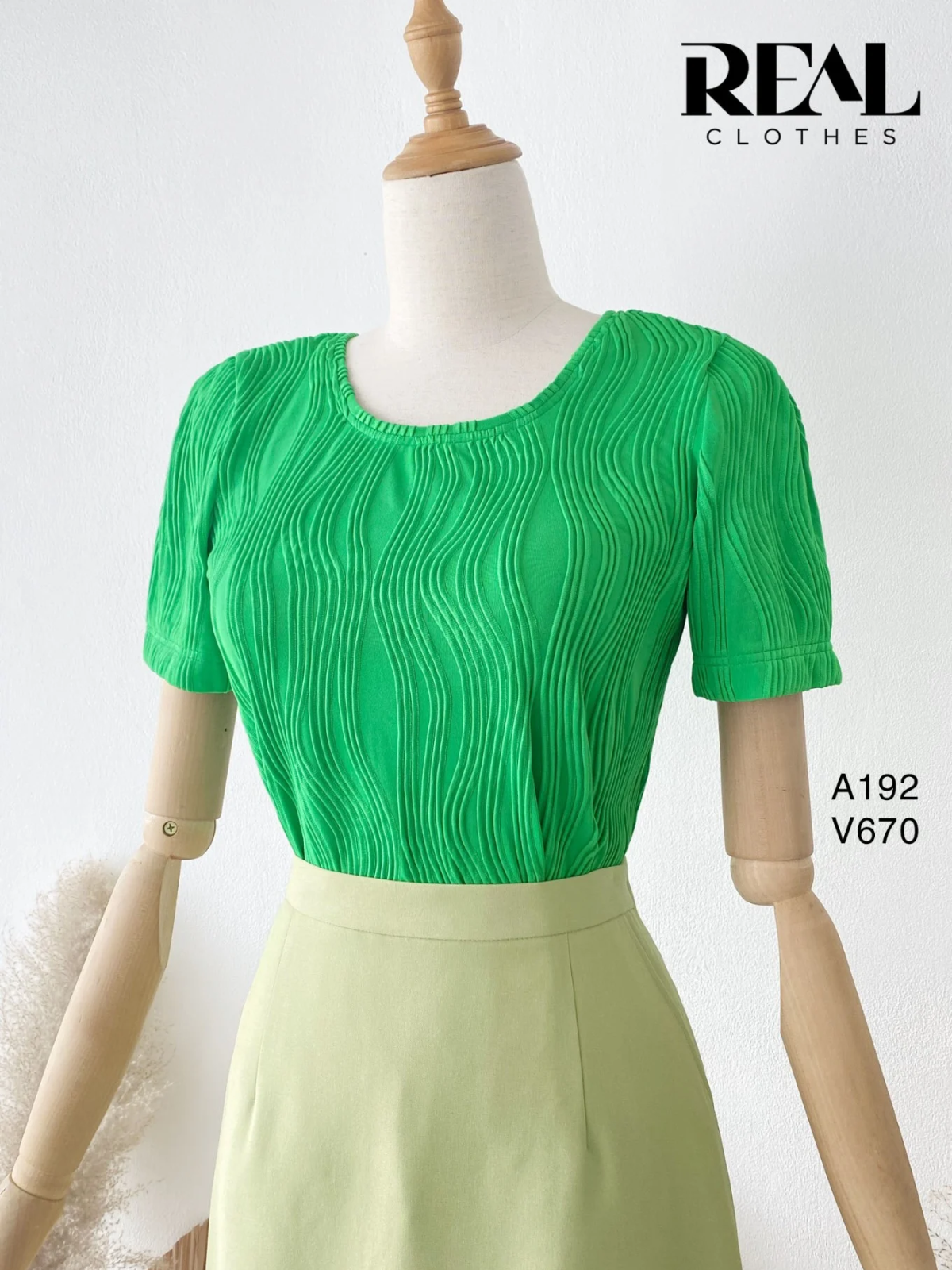 Áo Sophia FINAL SALE - size XS