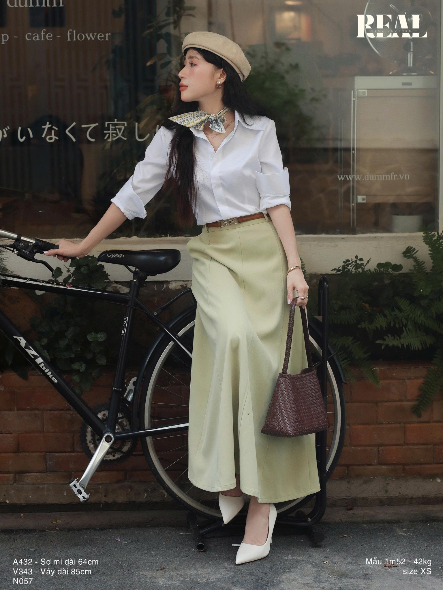 Sơ mi chít eo sọc tăm trắng