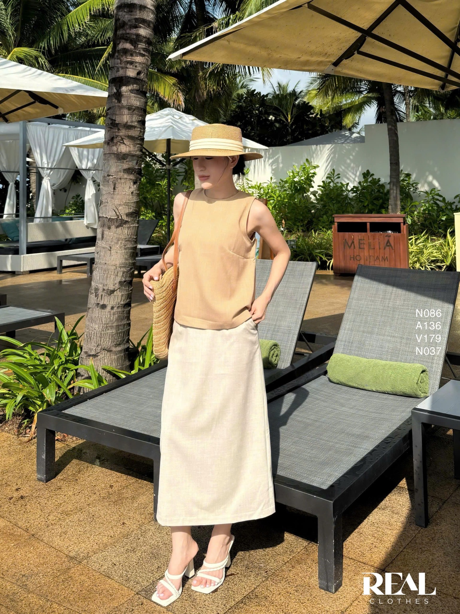 Váy Japan dài kem gân