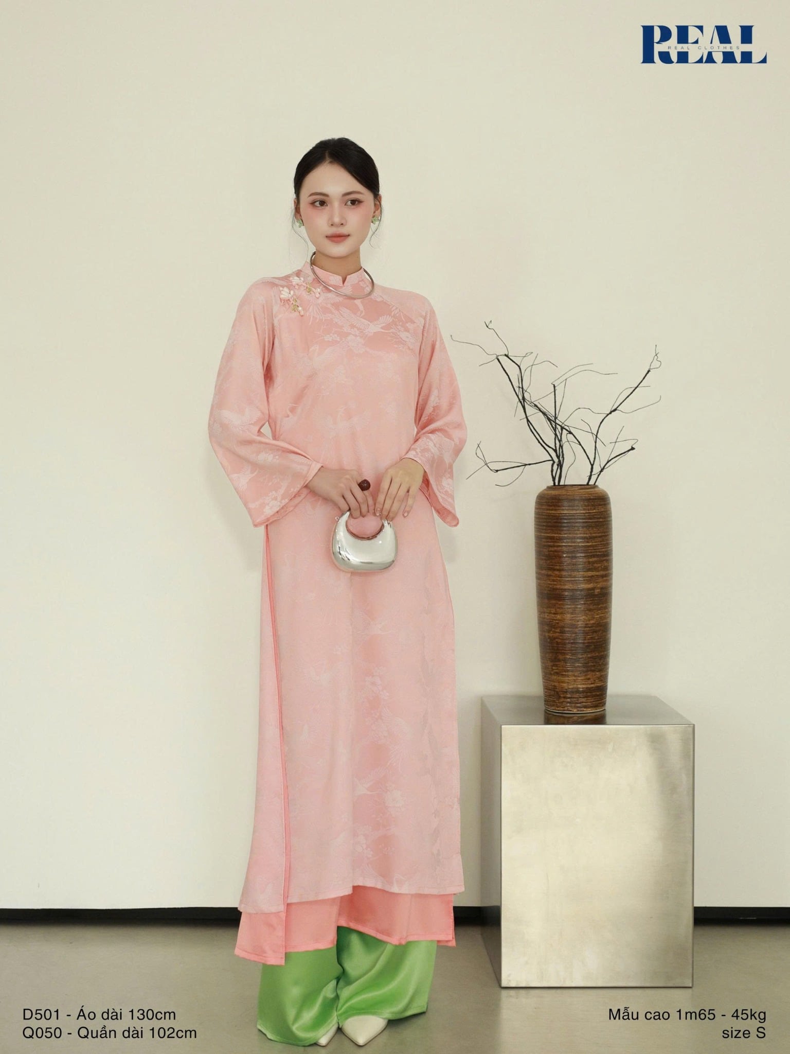 Áo dài 2 tà Lan Khuê hồng hạc