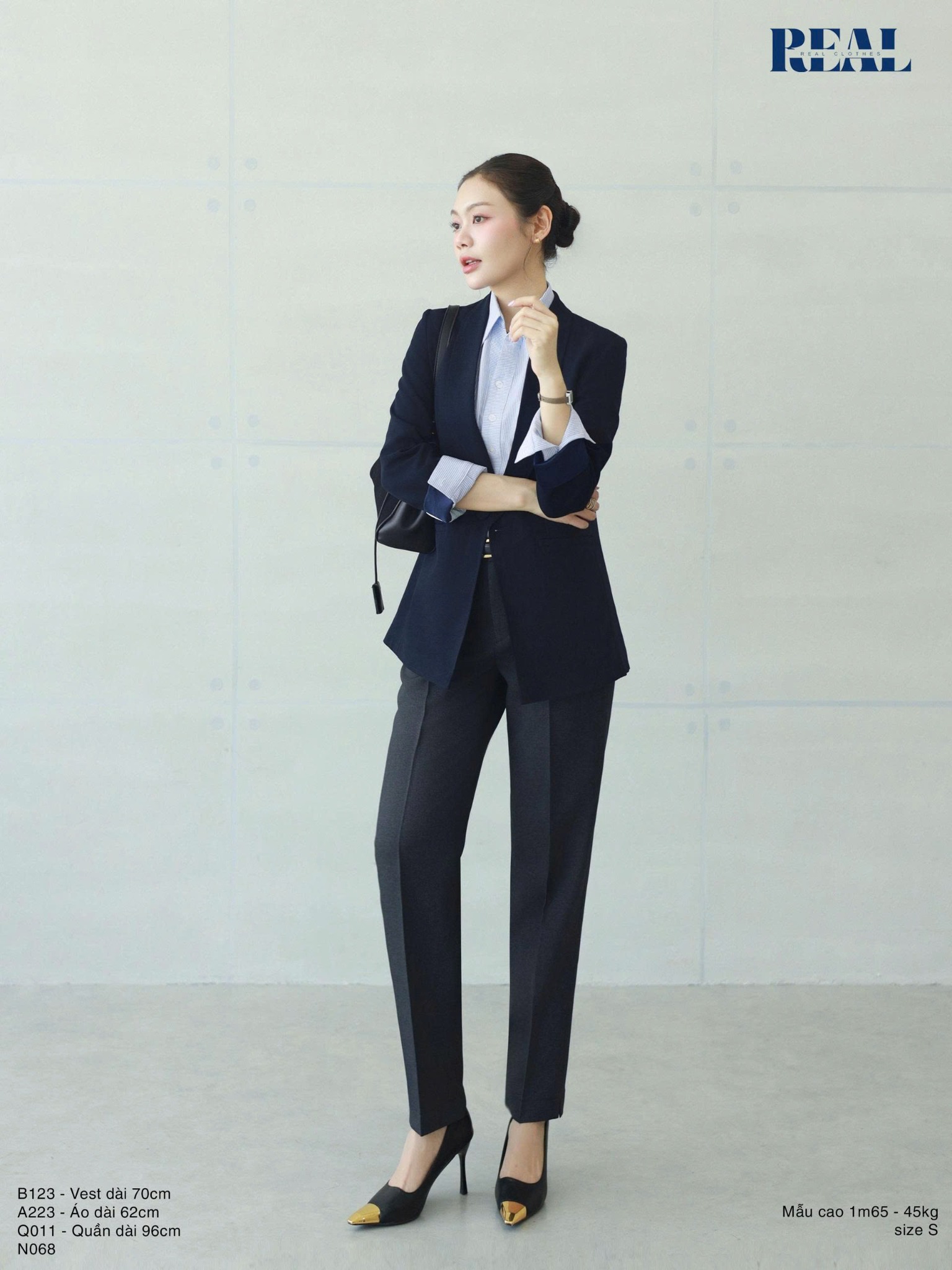 Sơ mi cổ V tay dài sọc xanh