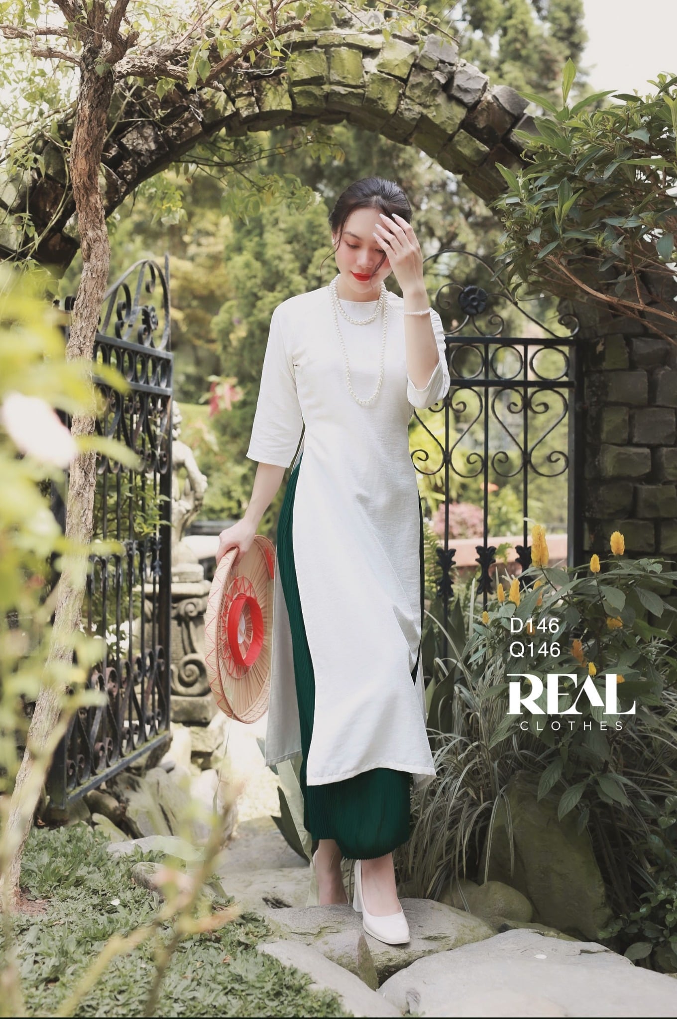 Áo dài cách tân trơn