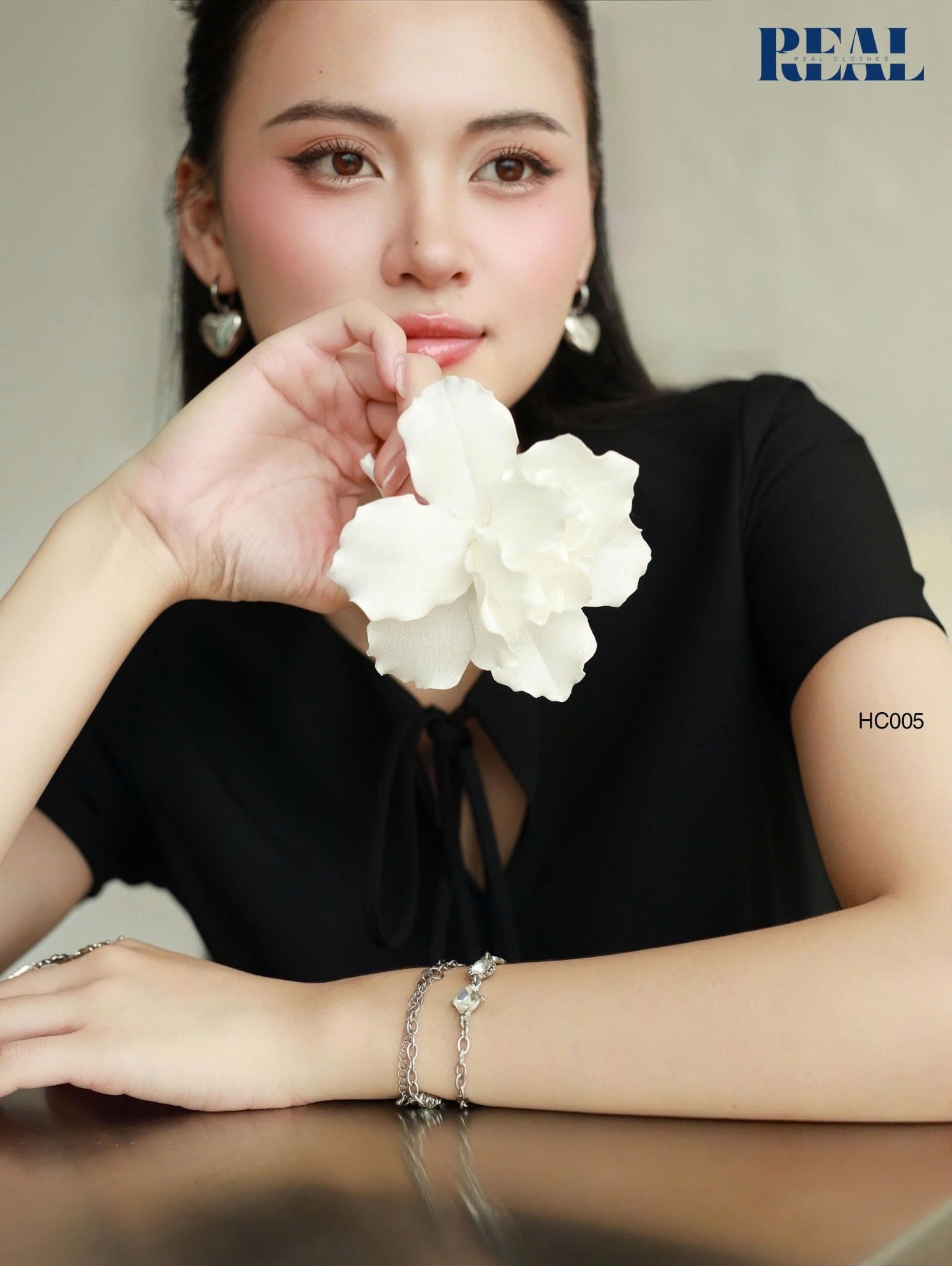  Cài áo hoa diên vĩ 