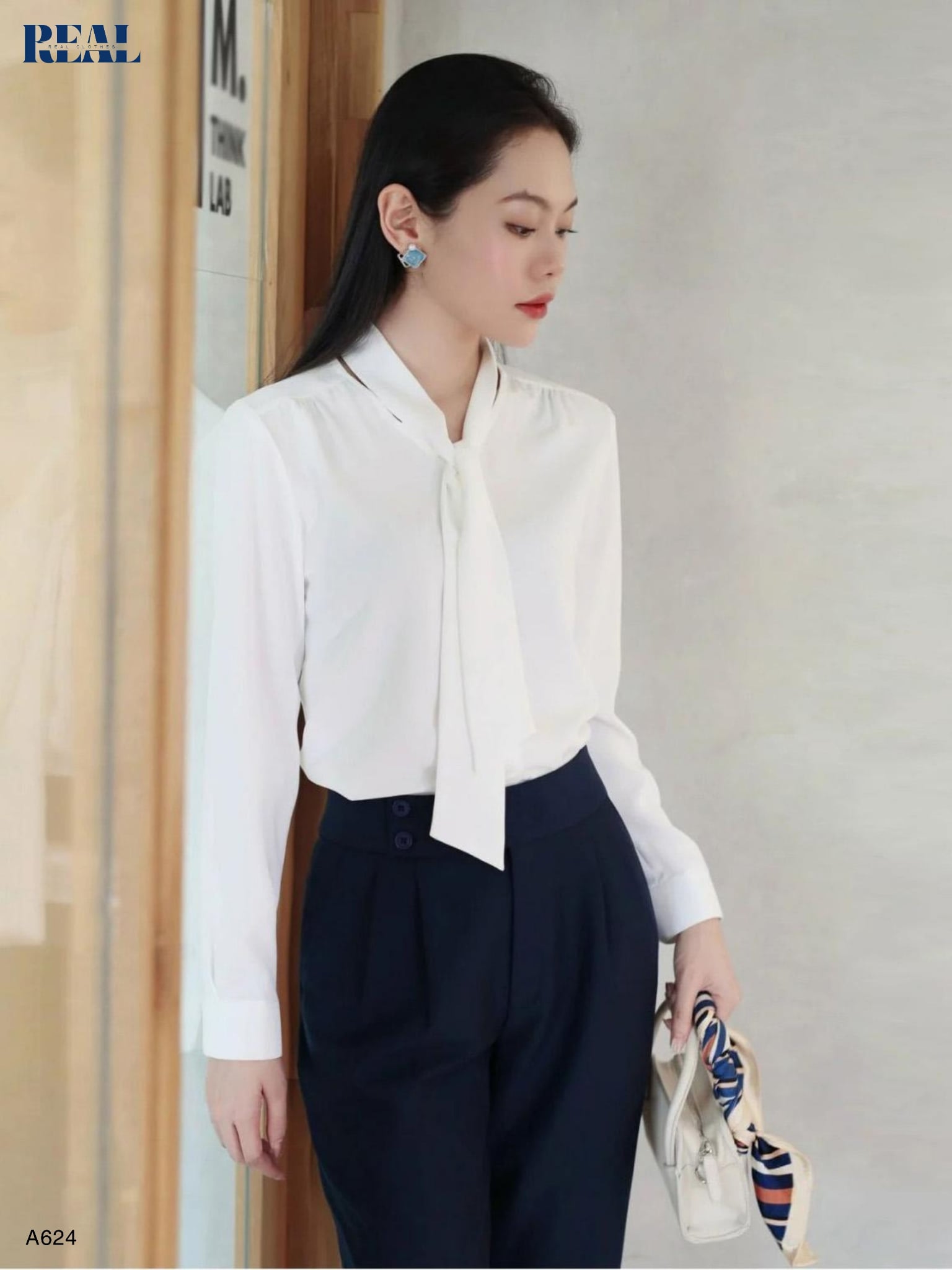  Áo cà vạt 