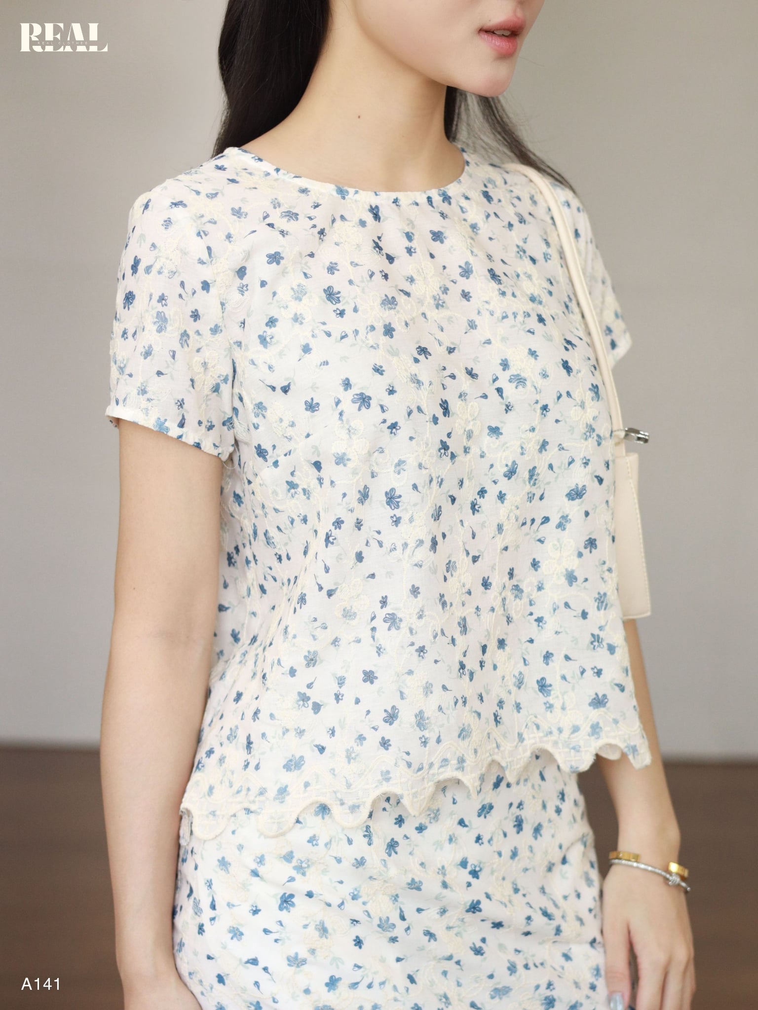 Áo cotton hoa thêu