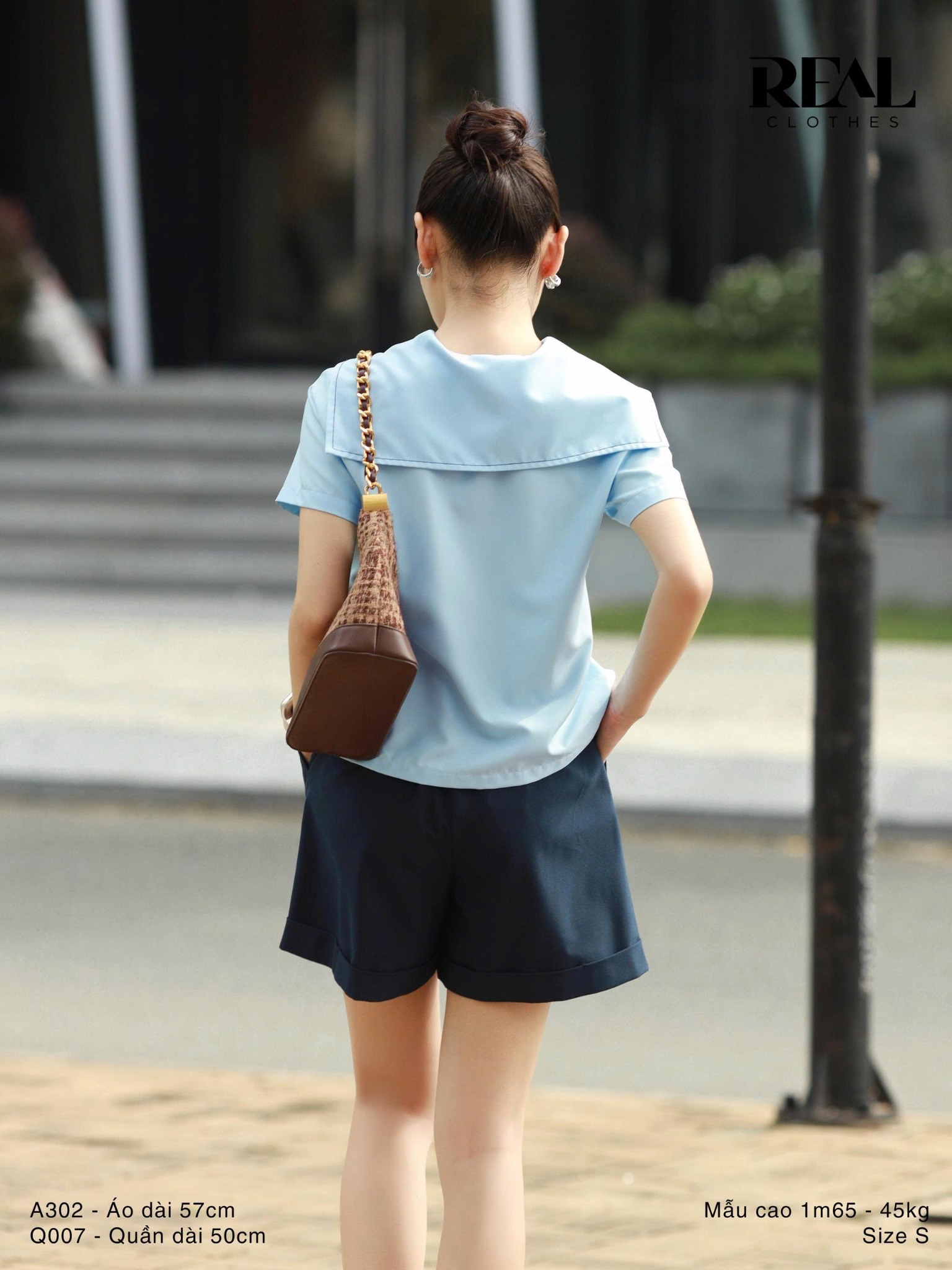 Quần short lật lai xanh đen