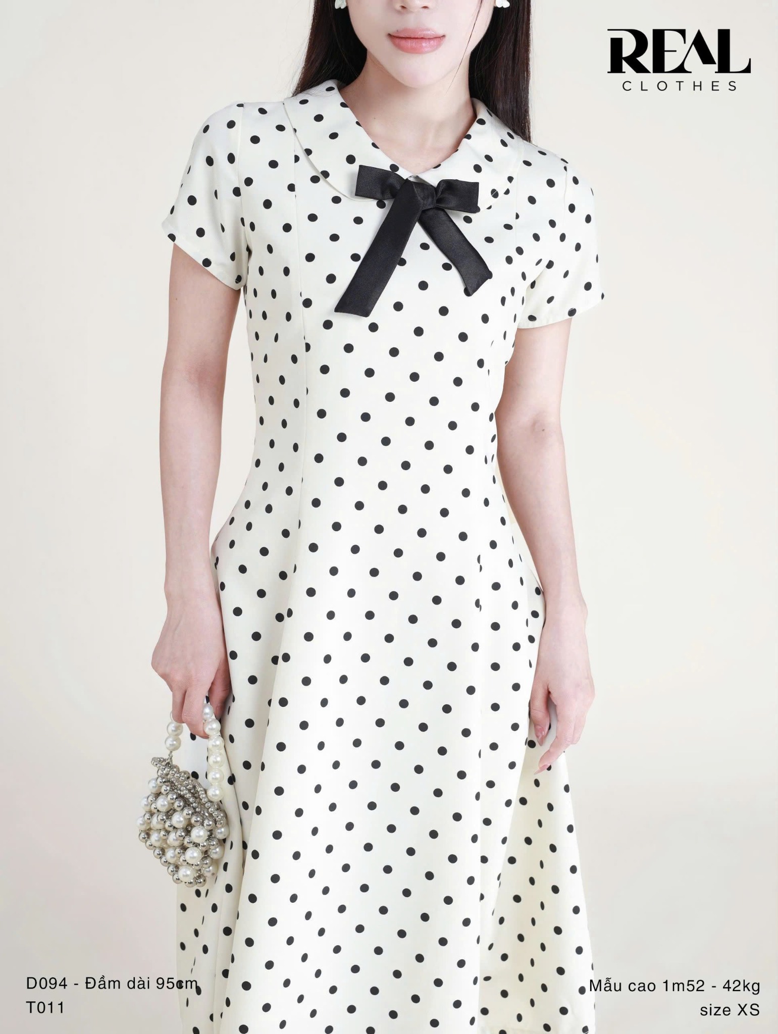 Đầm 8 mảnh cổ lá sen chấm bi