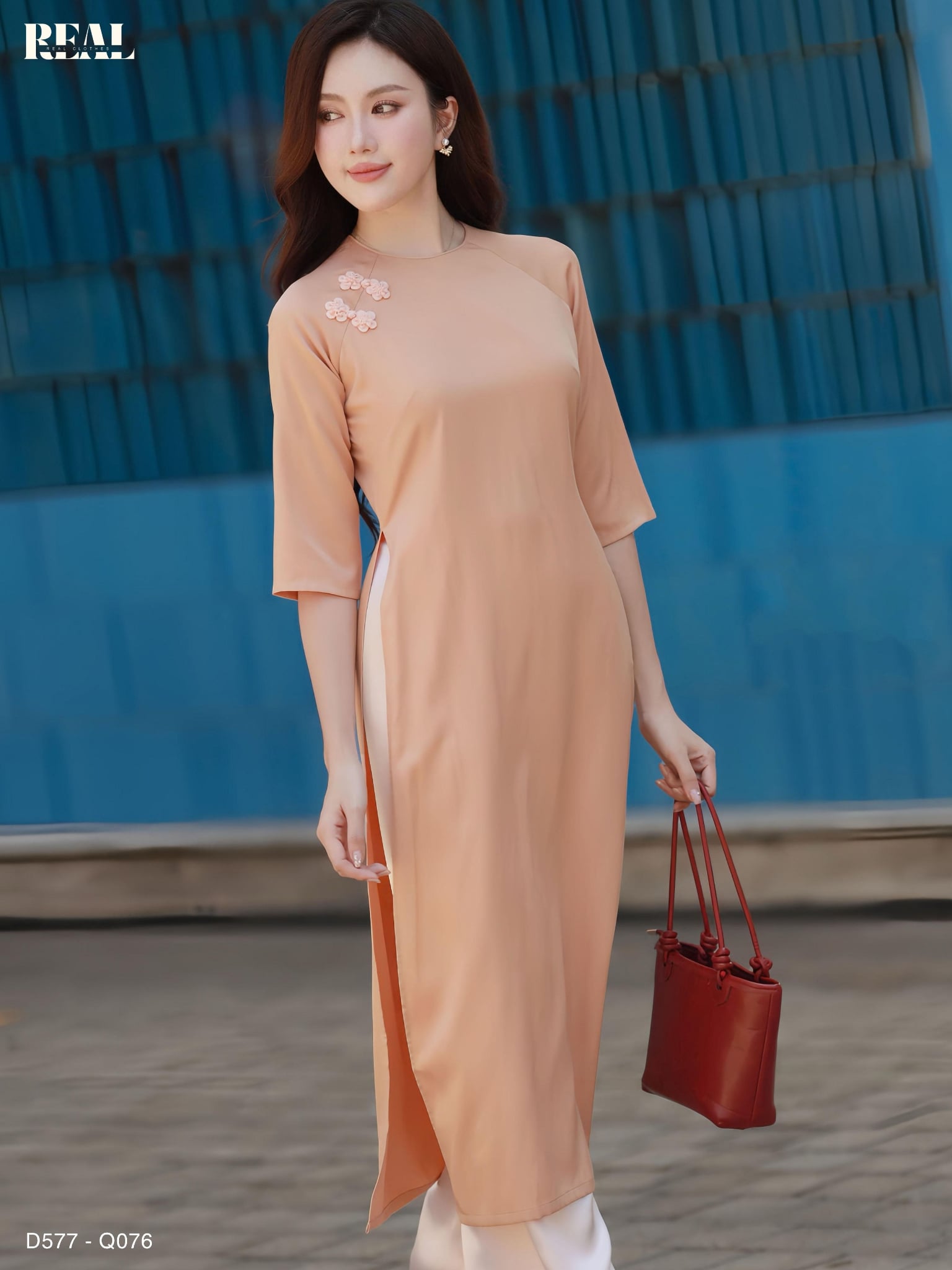 Áo dài cách tân nút hoa