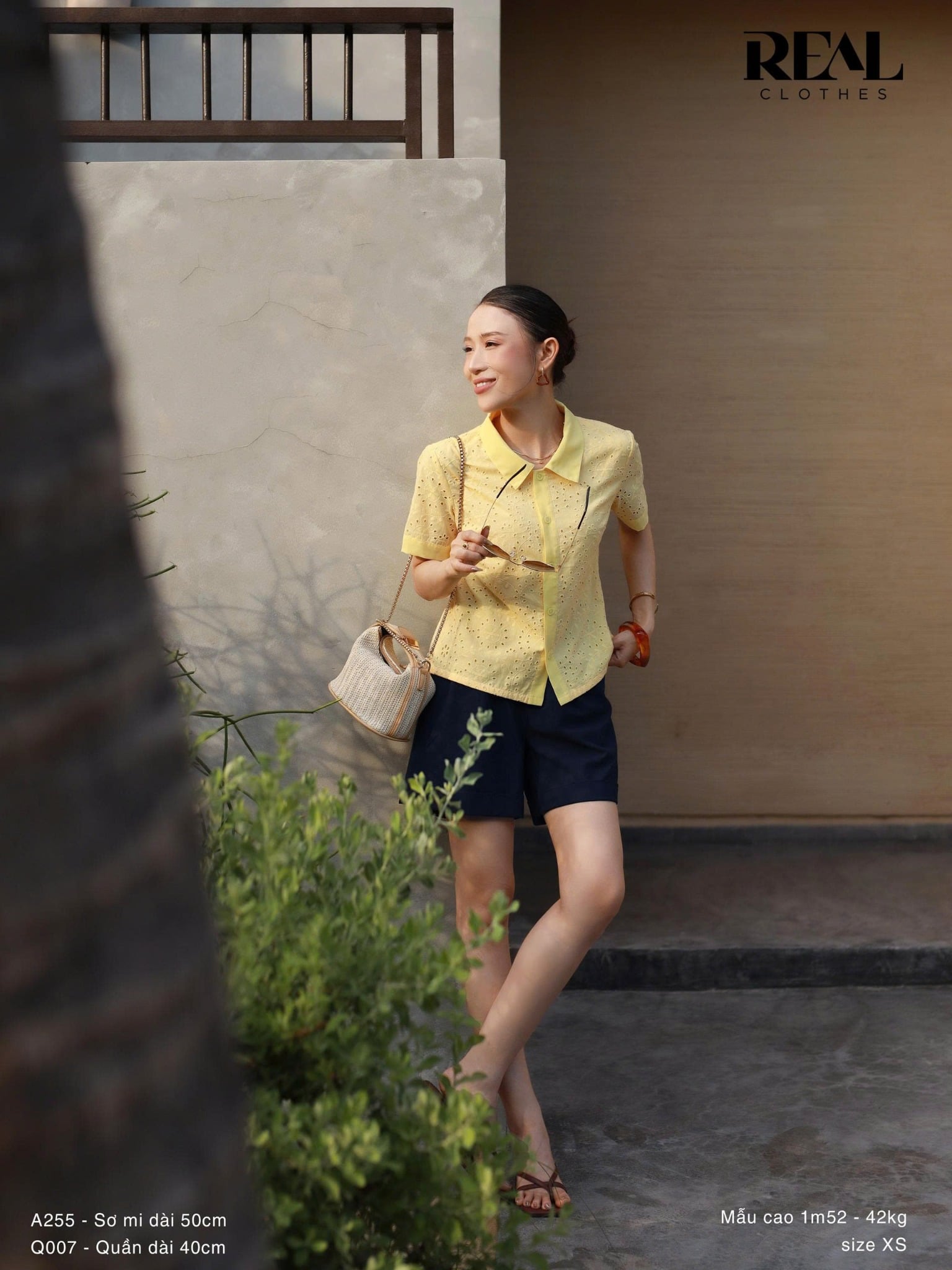 Quần short lật lai xanh đen