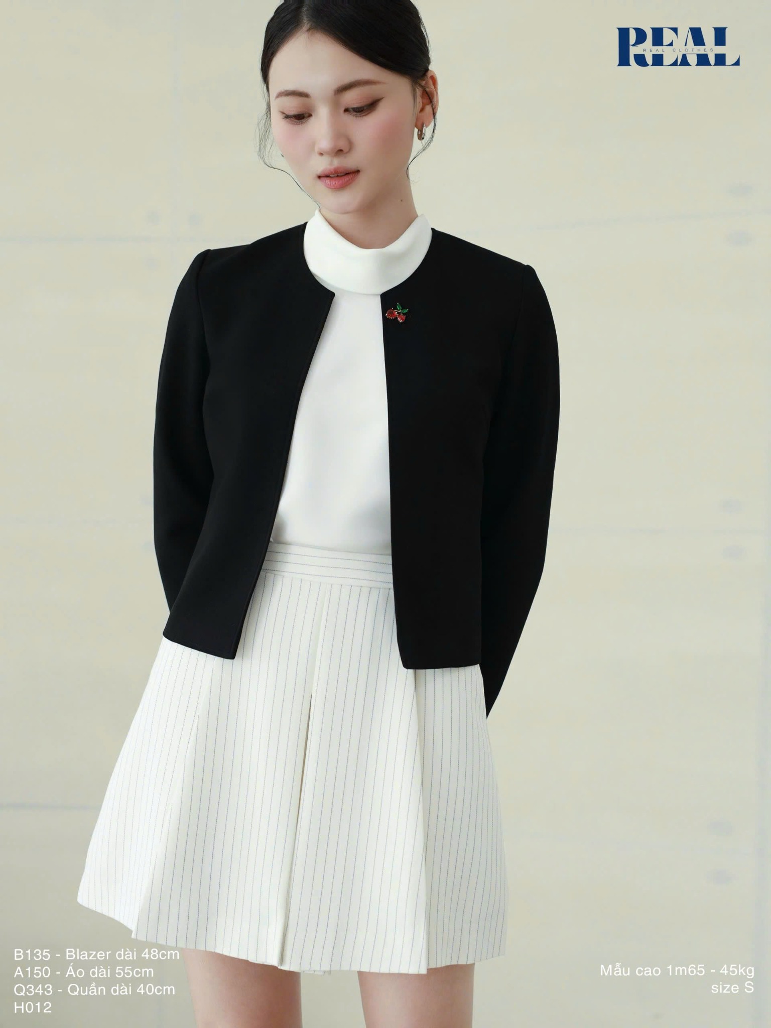 Blazer cổ tròn cindy đen