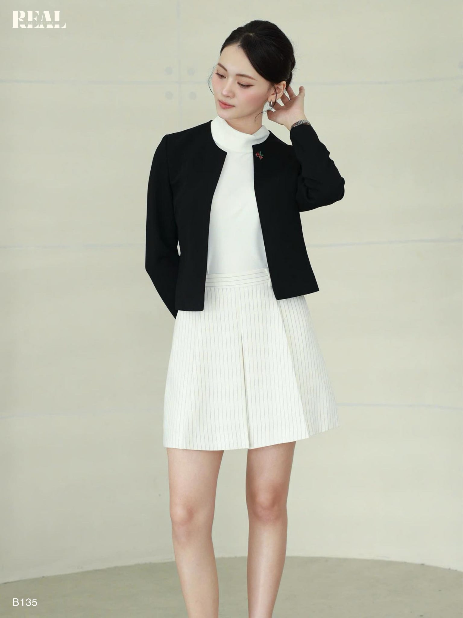 Blazer cổ tròn