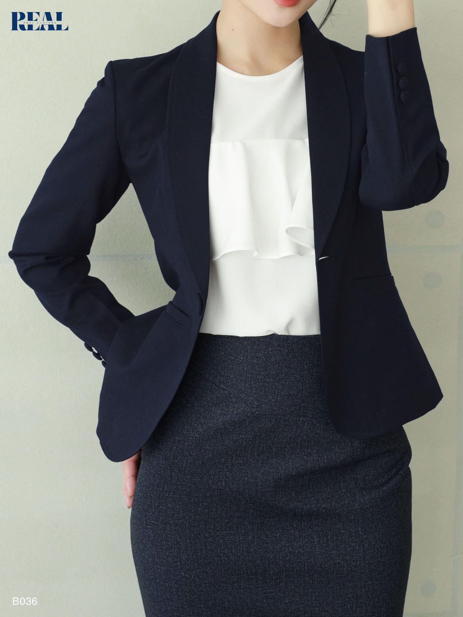 Blazer ngắn tay dài