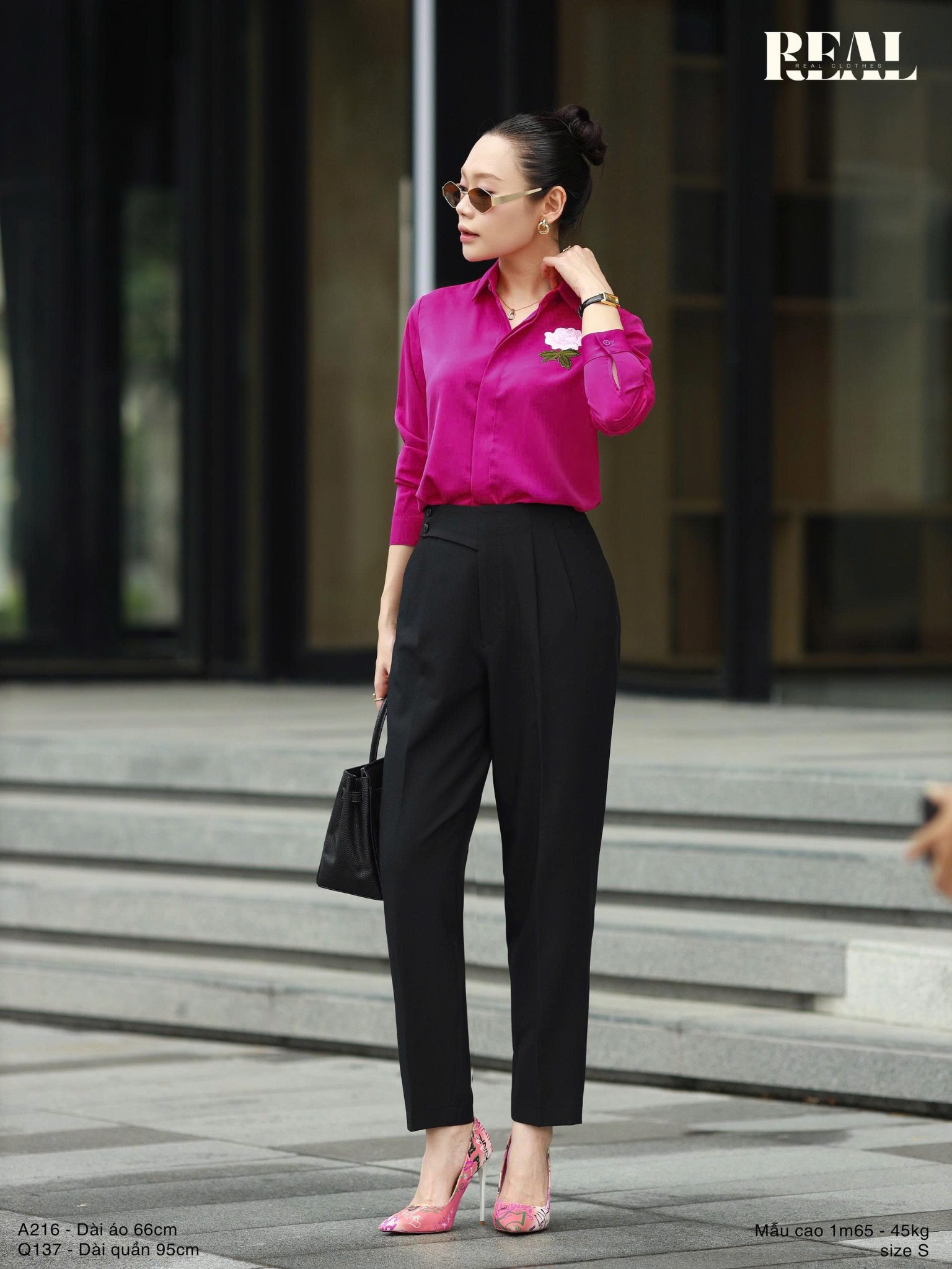 Sơ mi cổ mềm hồng cẩm đính hoa